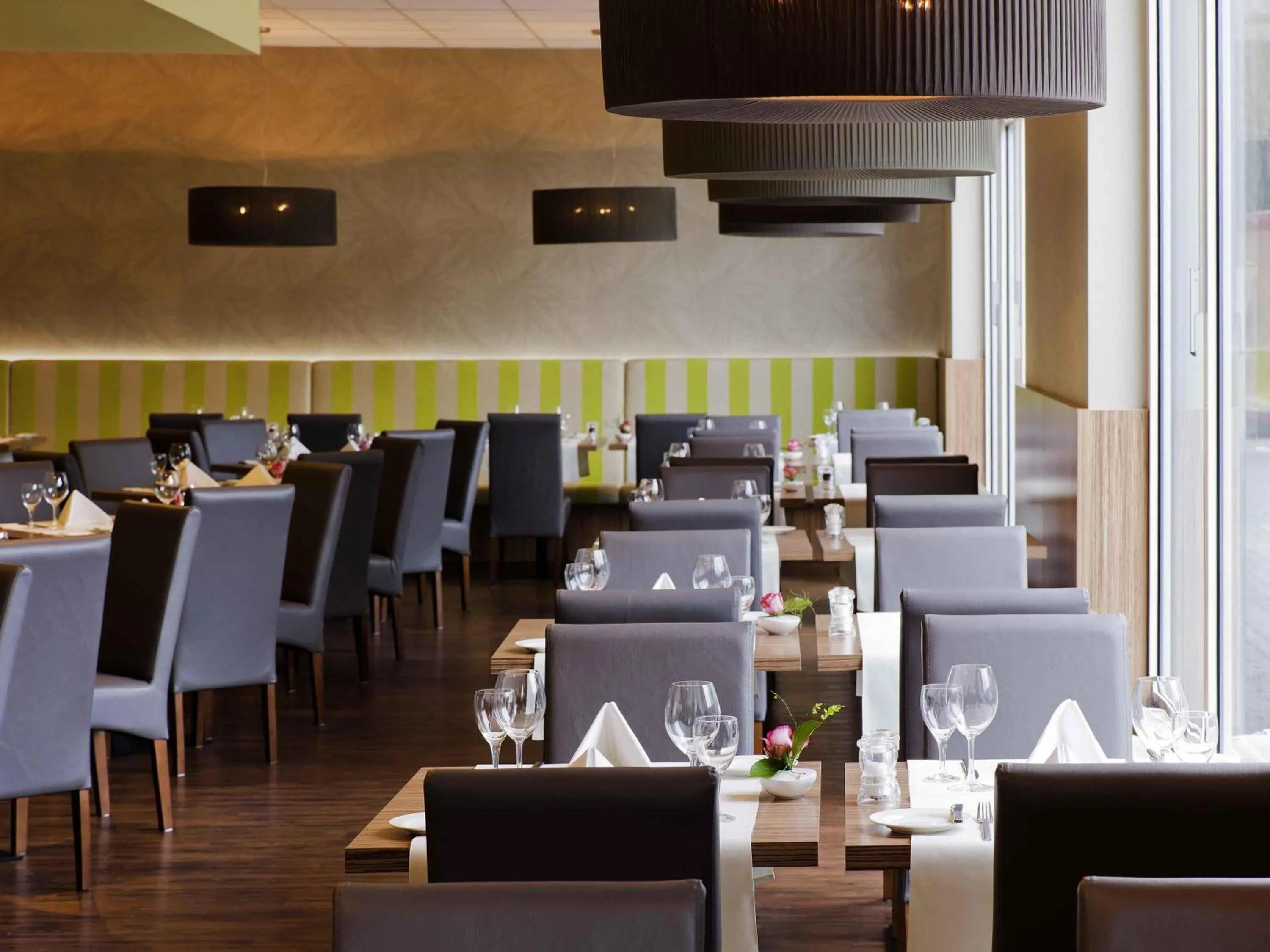 Restaurant/places to eat in Mercure Hotel Hamburg am Volkspark