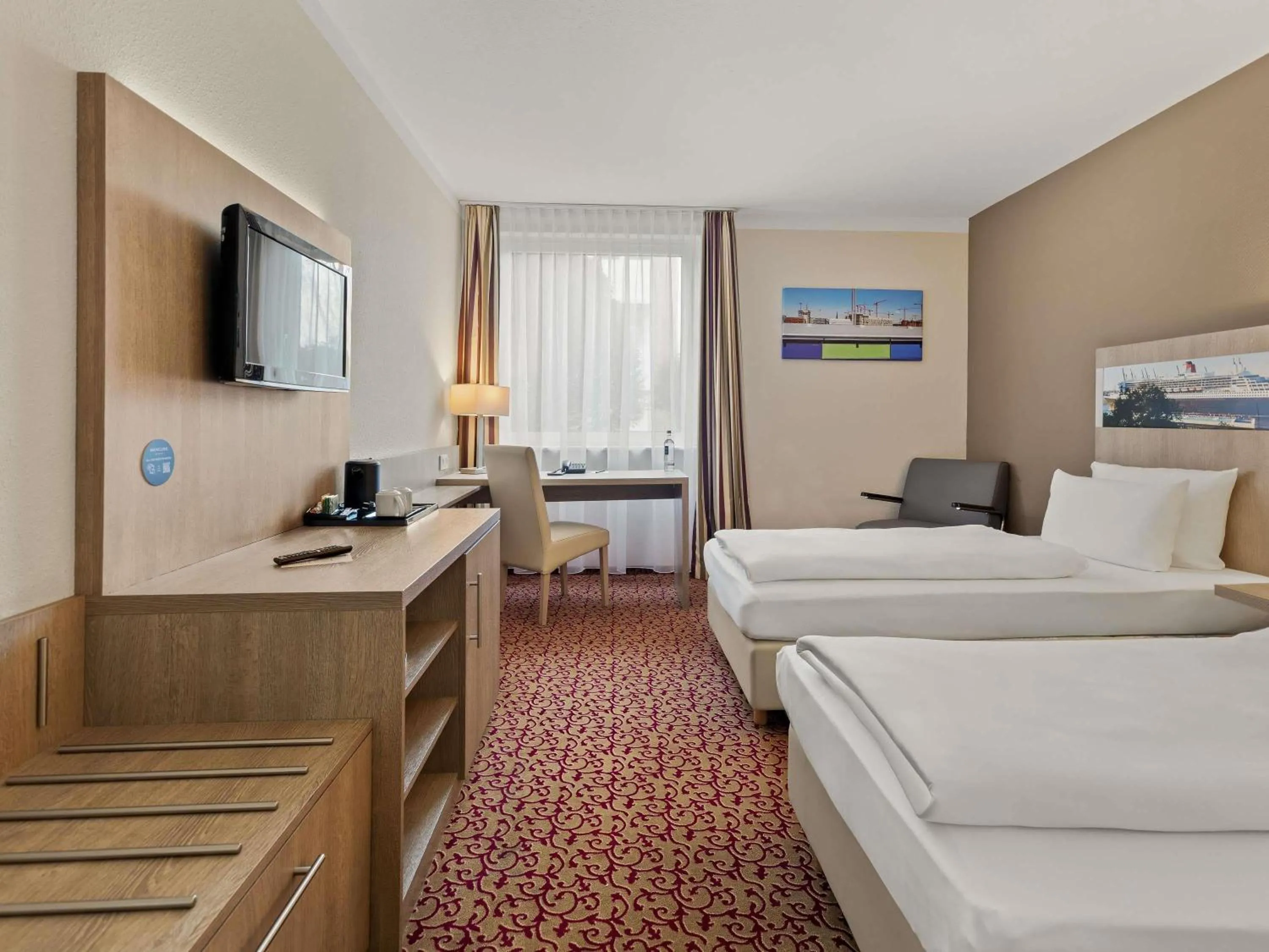 Bedroom, Bed in Mercure Hotel Hamburg am Volkspark