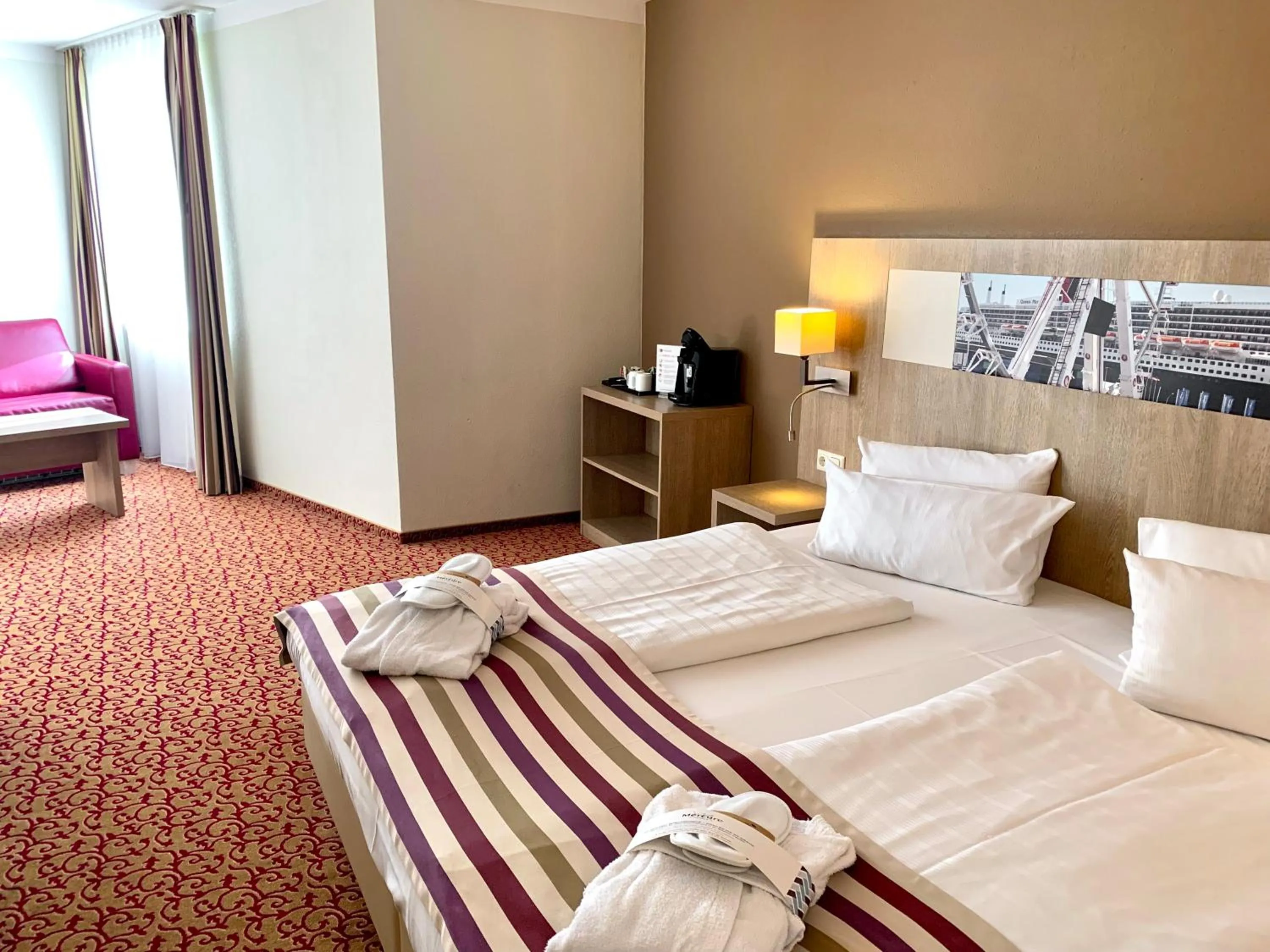 Bed in Mercure Hotel Hamburg am Volkspark