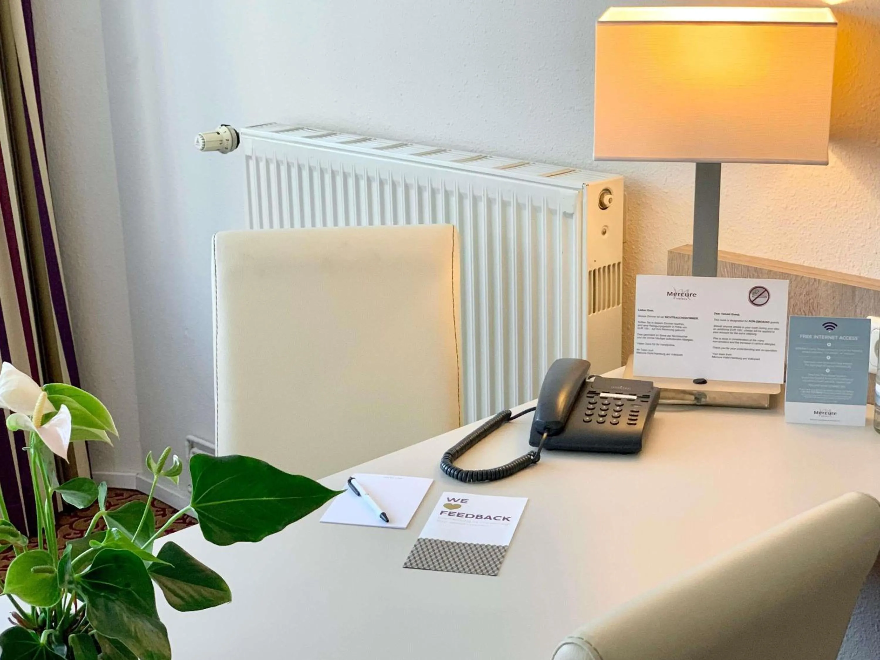 Bedroom in Mercure Hotel Hamburg am Volkspark