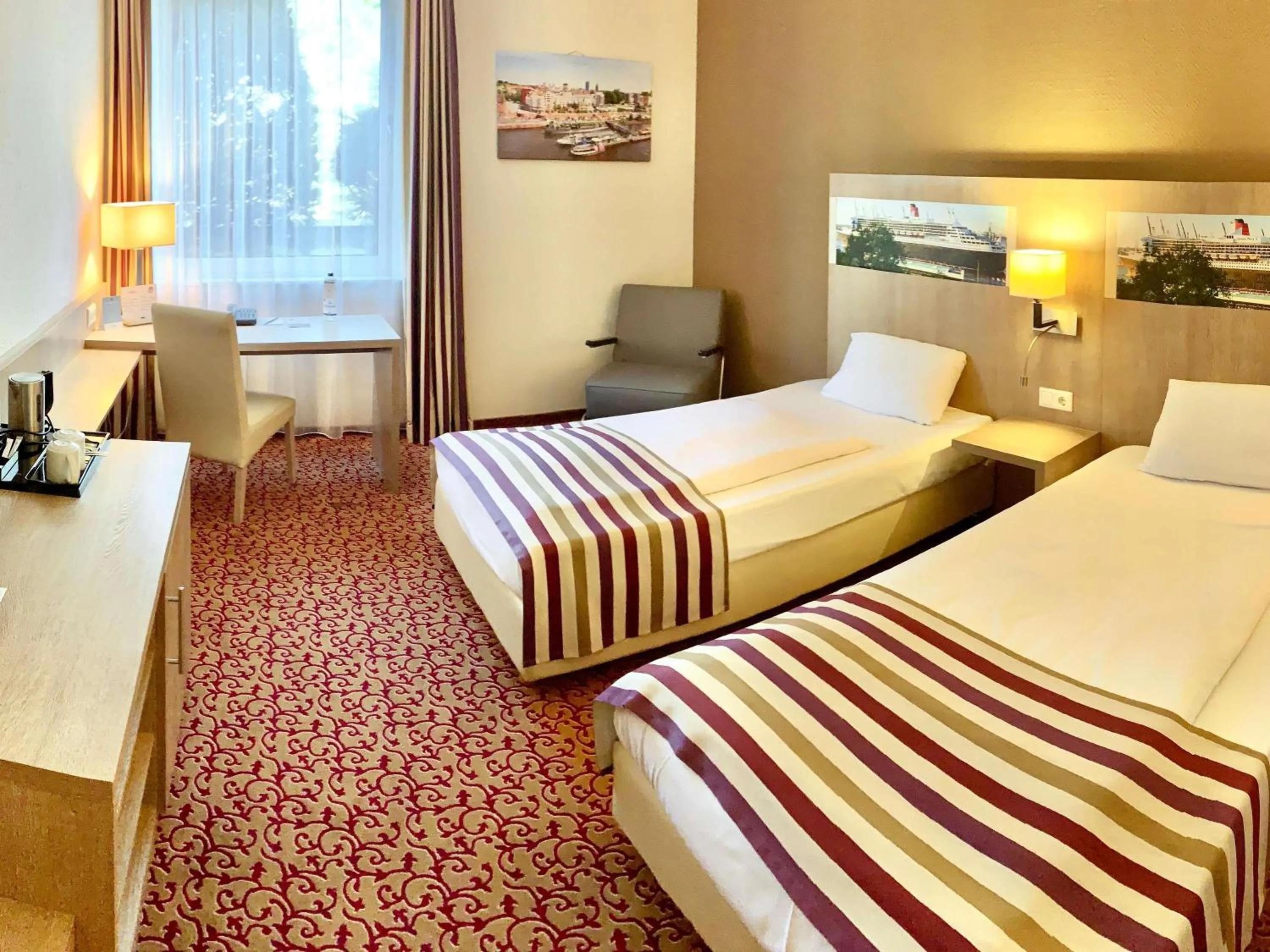 Bedroom, Bed in Mercure Hotel Hamburg am Volkspark