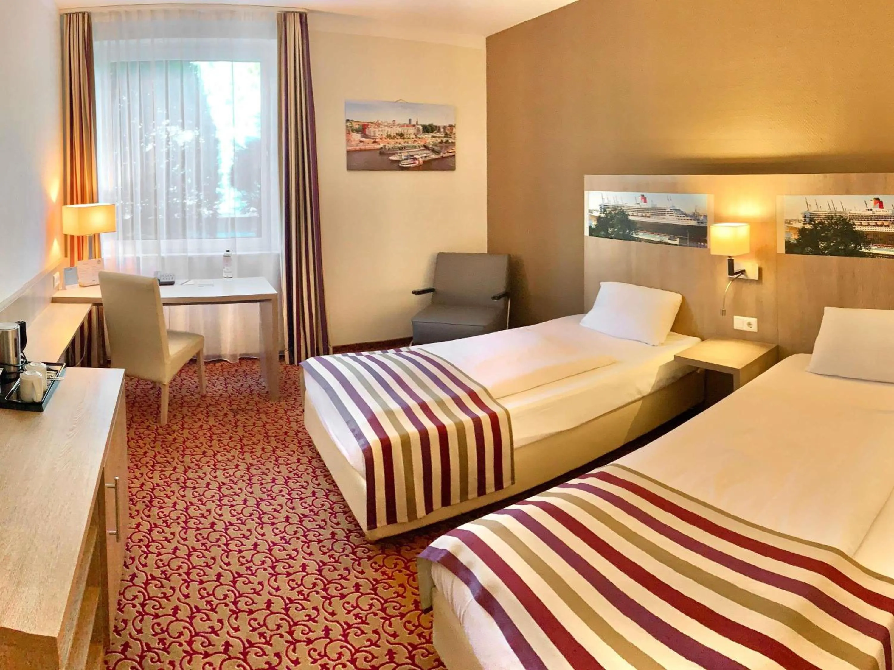 Bedroom, Bed in Mercure Hotel Hamburg am Volkspark