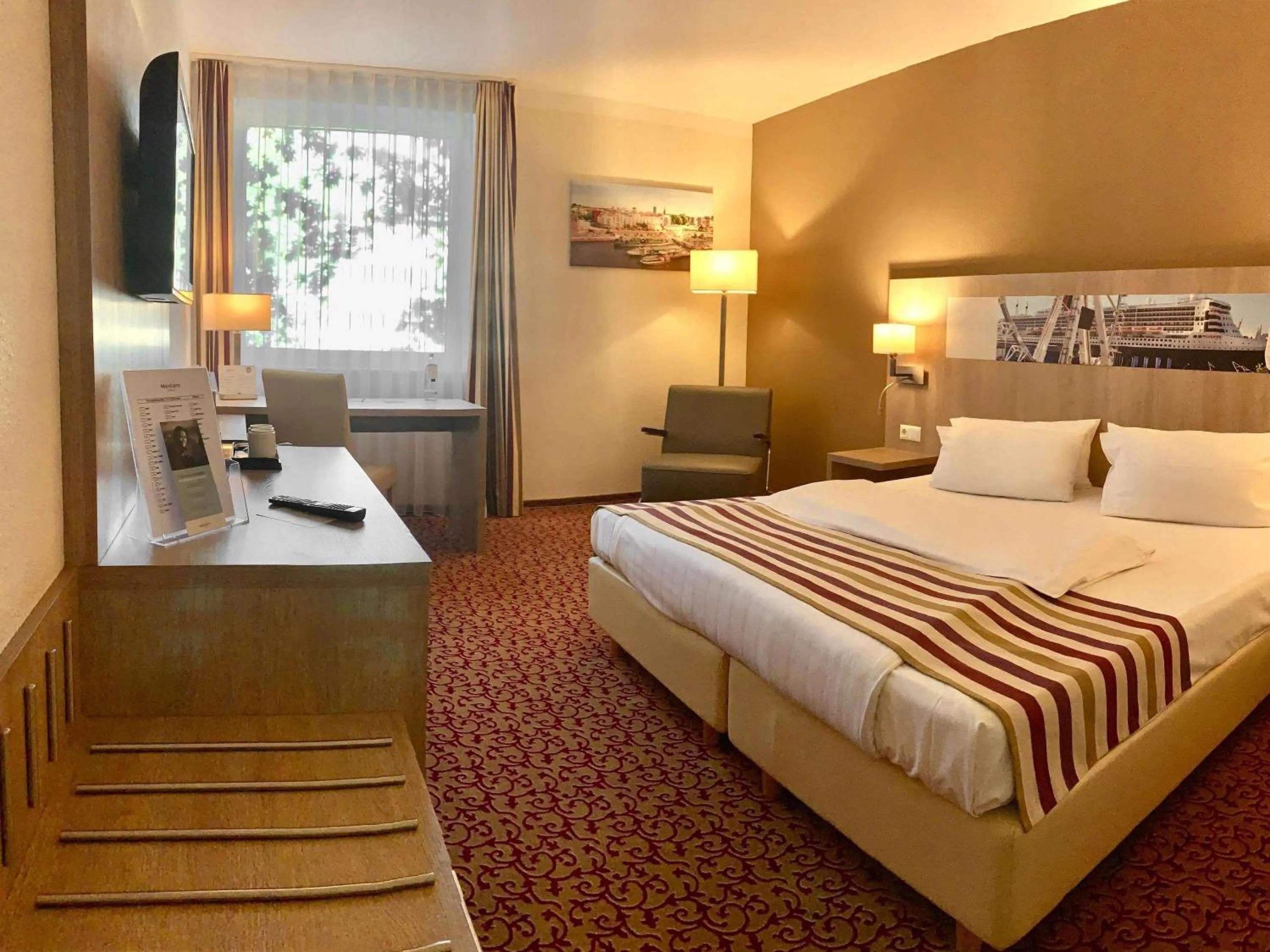 Bedroom, Bed in Mercure Hotel Hamburg am Volkspark