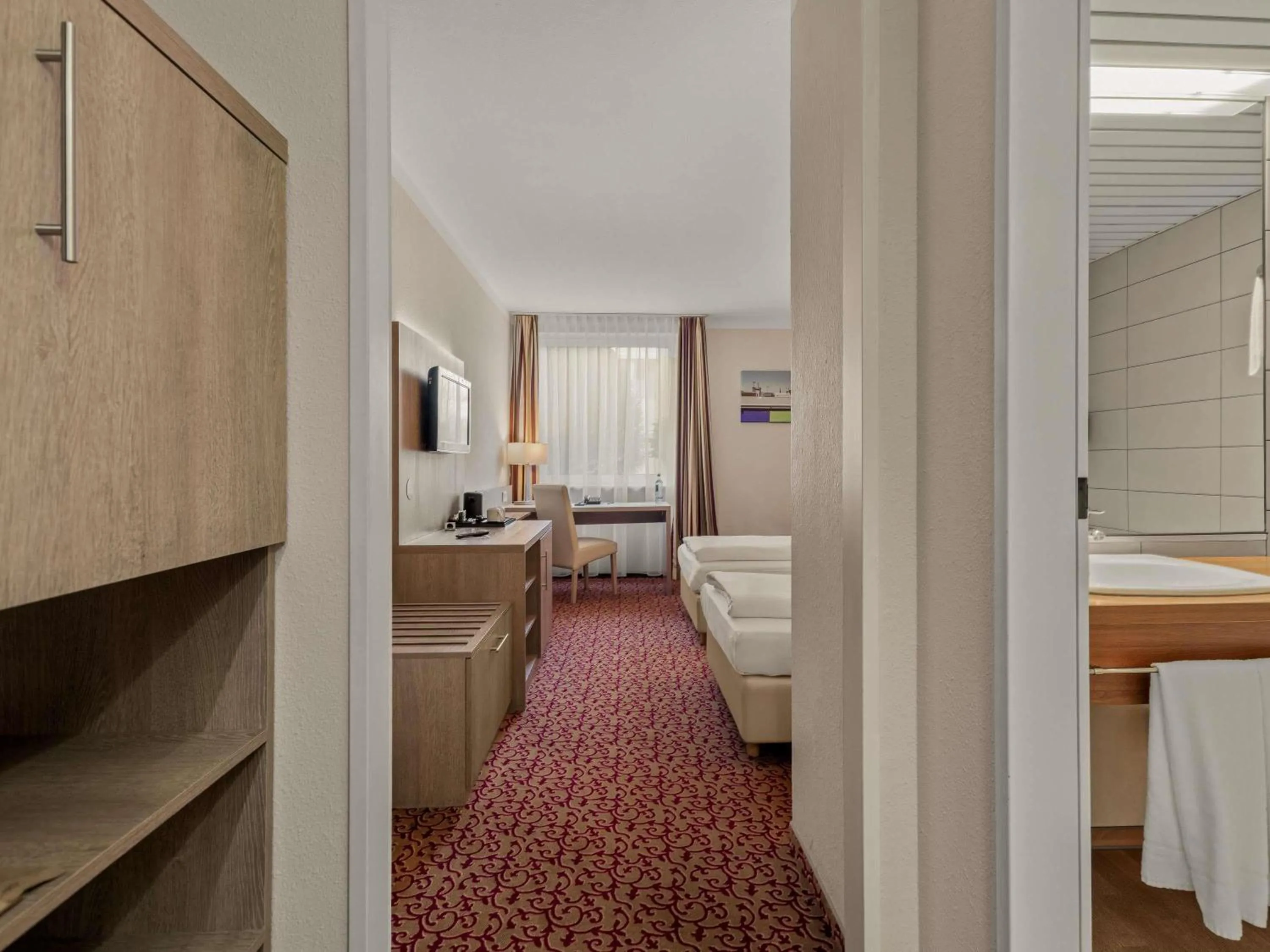 Bedroom, Bed in Mercure Hotel Hamburg am Volkspark