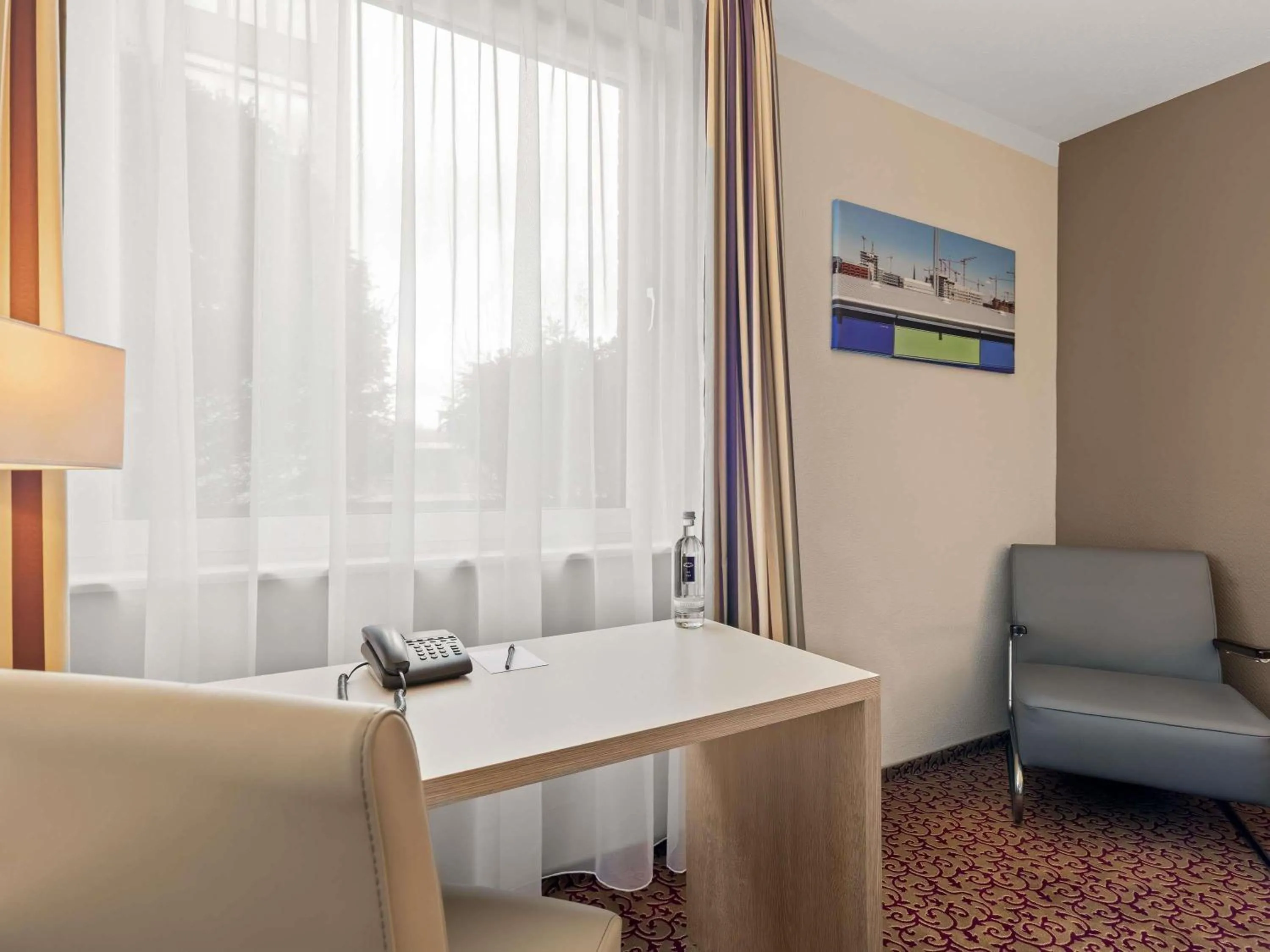 Bedroom in Mercure Hotel Hamburg am Volkspark