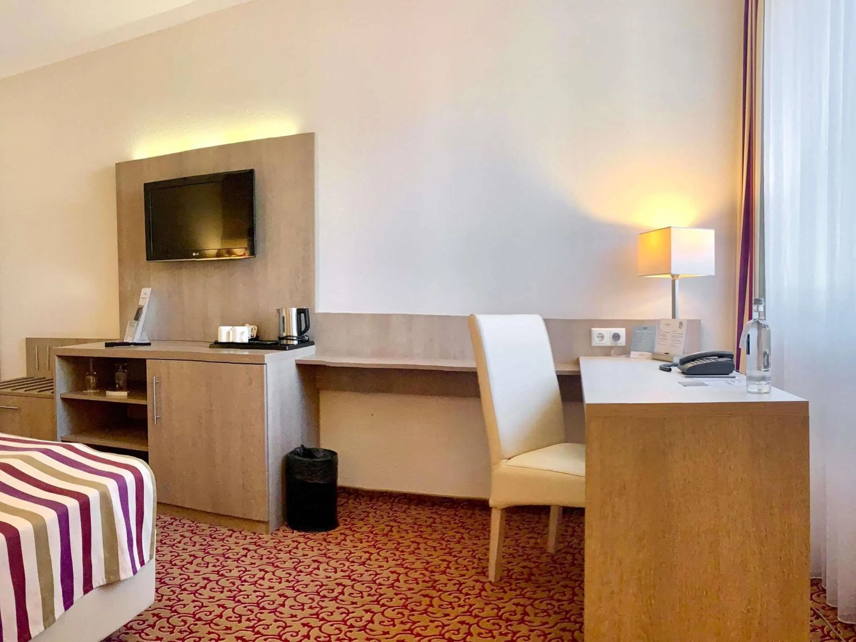 Bedroom, Bed in Mercure Hotel Hamburg am Volkspark