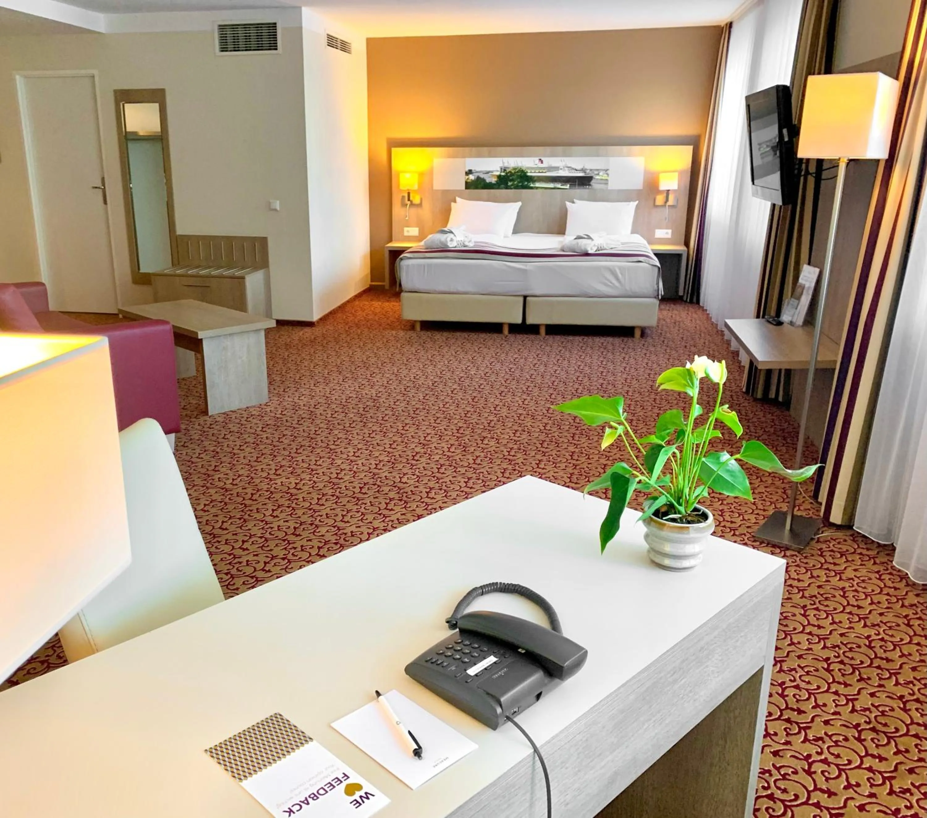 Bed in Mercure Hotel Hamburg am Volkspark