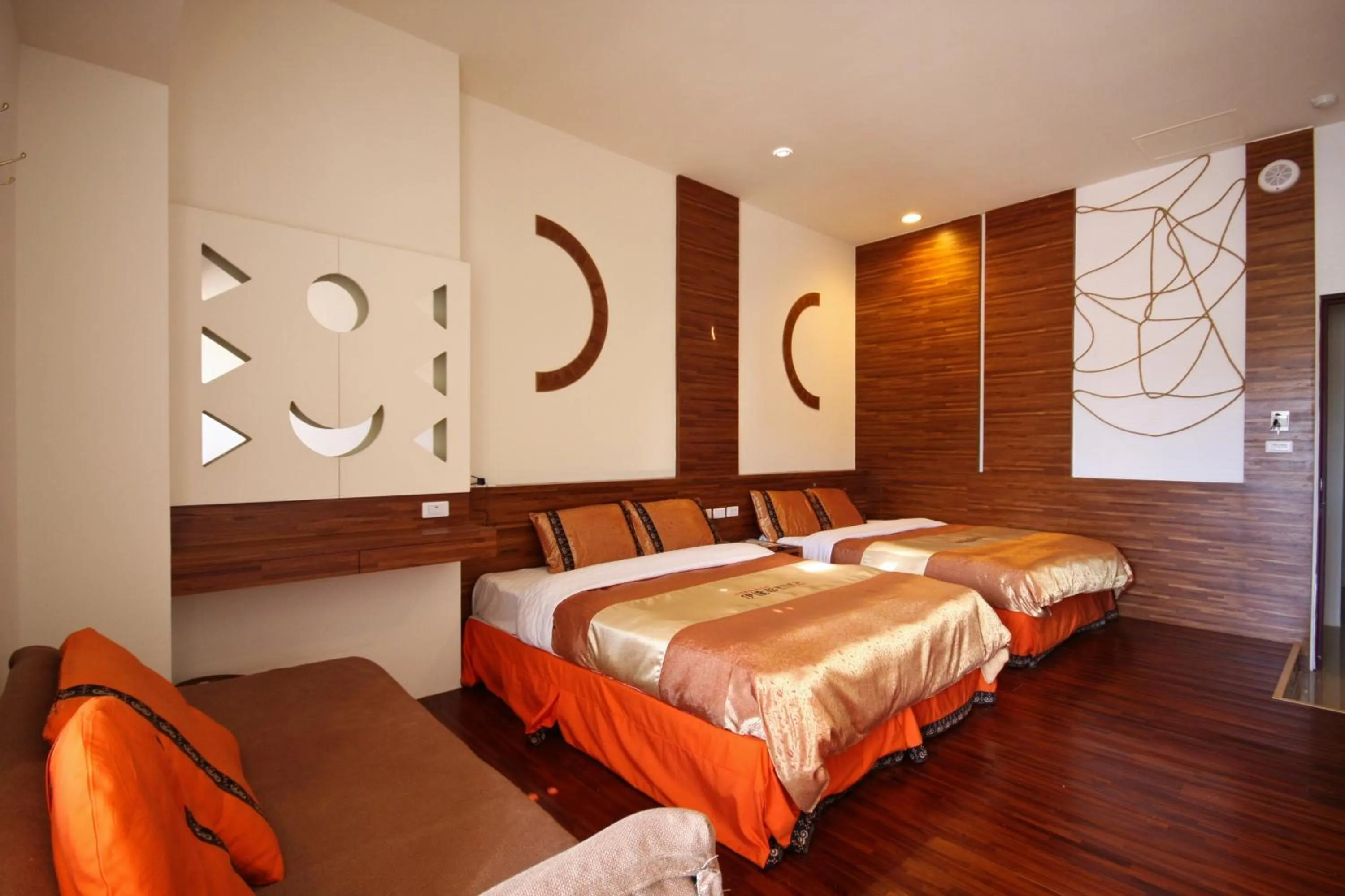 Deluxe Double Room with Balcony in ItaThao Vacation Inn with Elevator