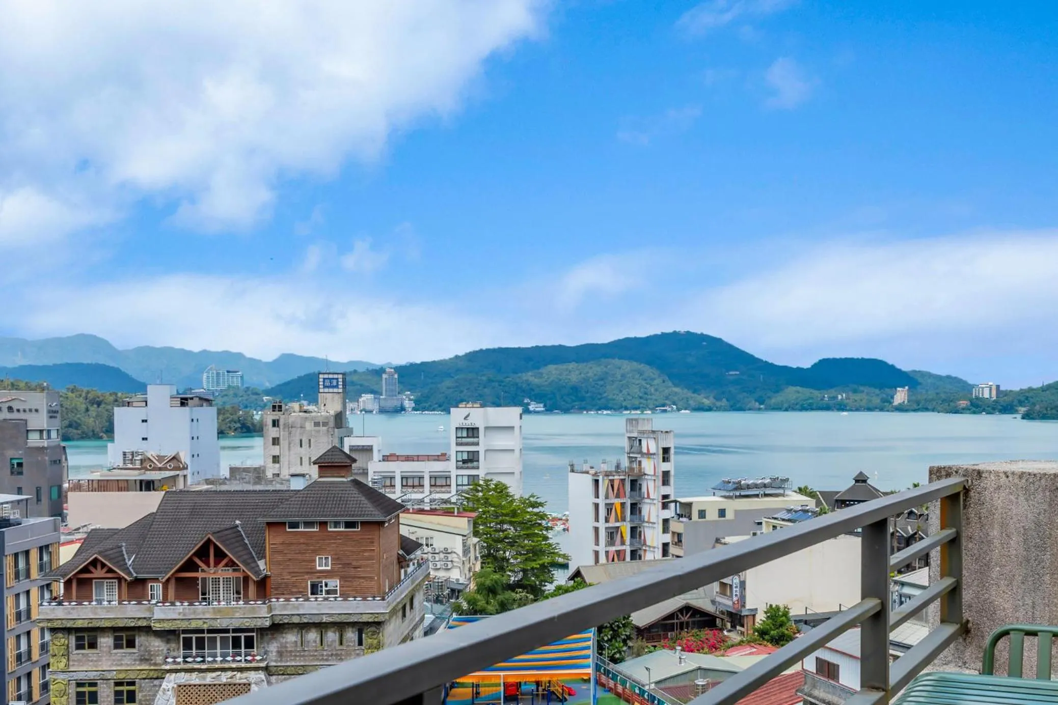 Balcony/Terrace in ItaThao Vacation Inn with Elevator