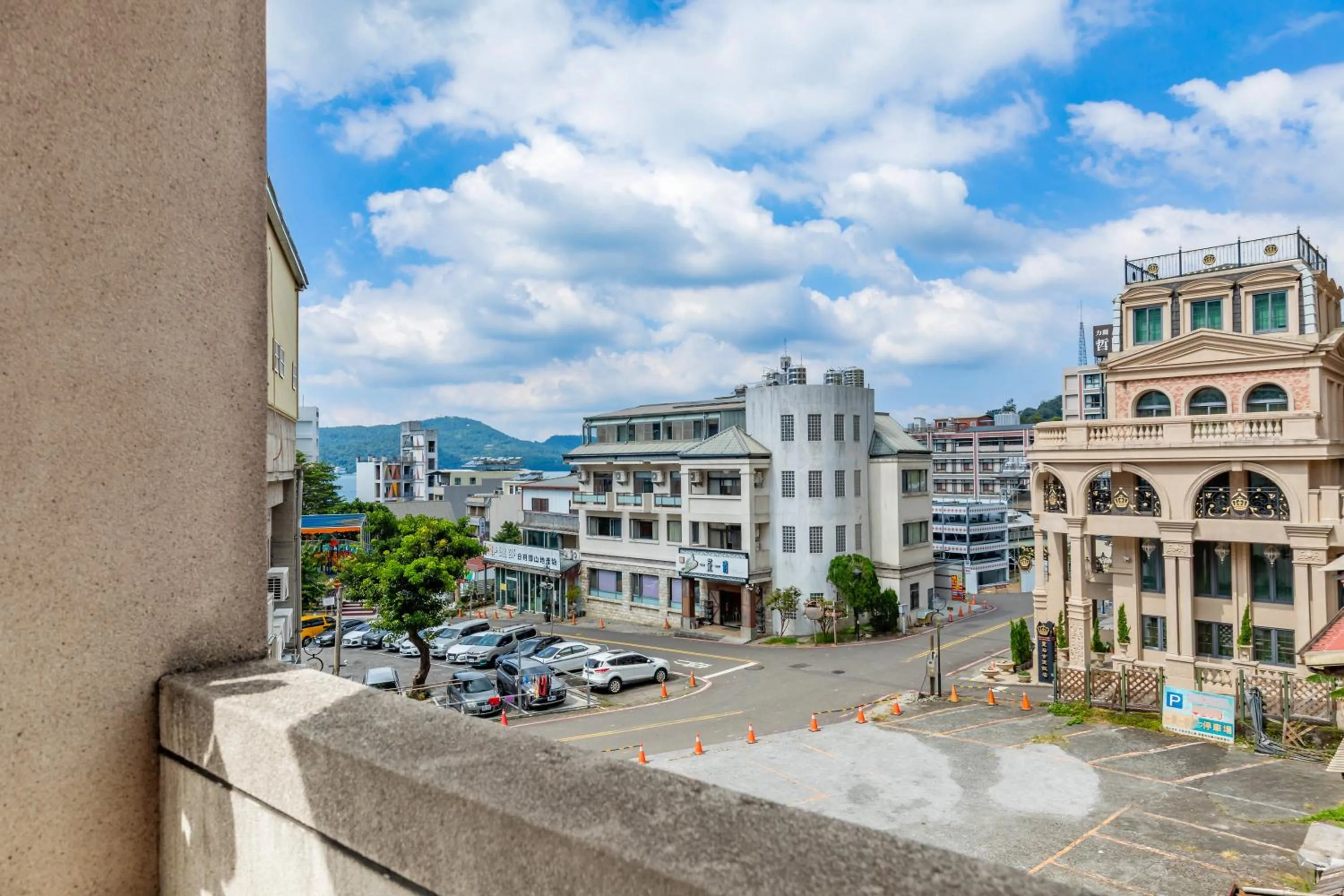 Balcony/Terrace in ItaThao Vacation Inn with Elevator