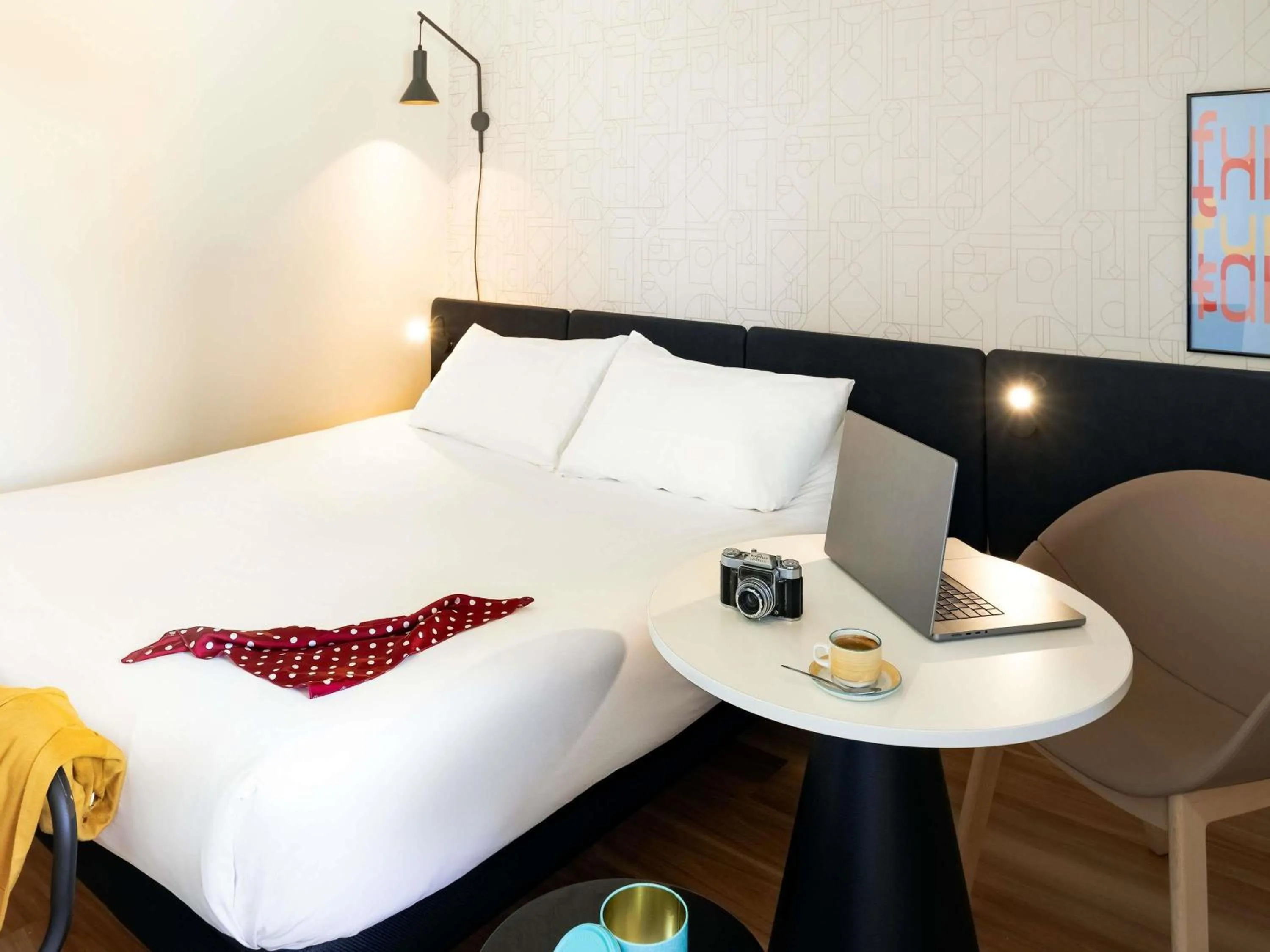 Bedroom, Bed in ibis Montélimar Nord