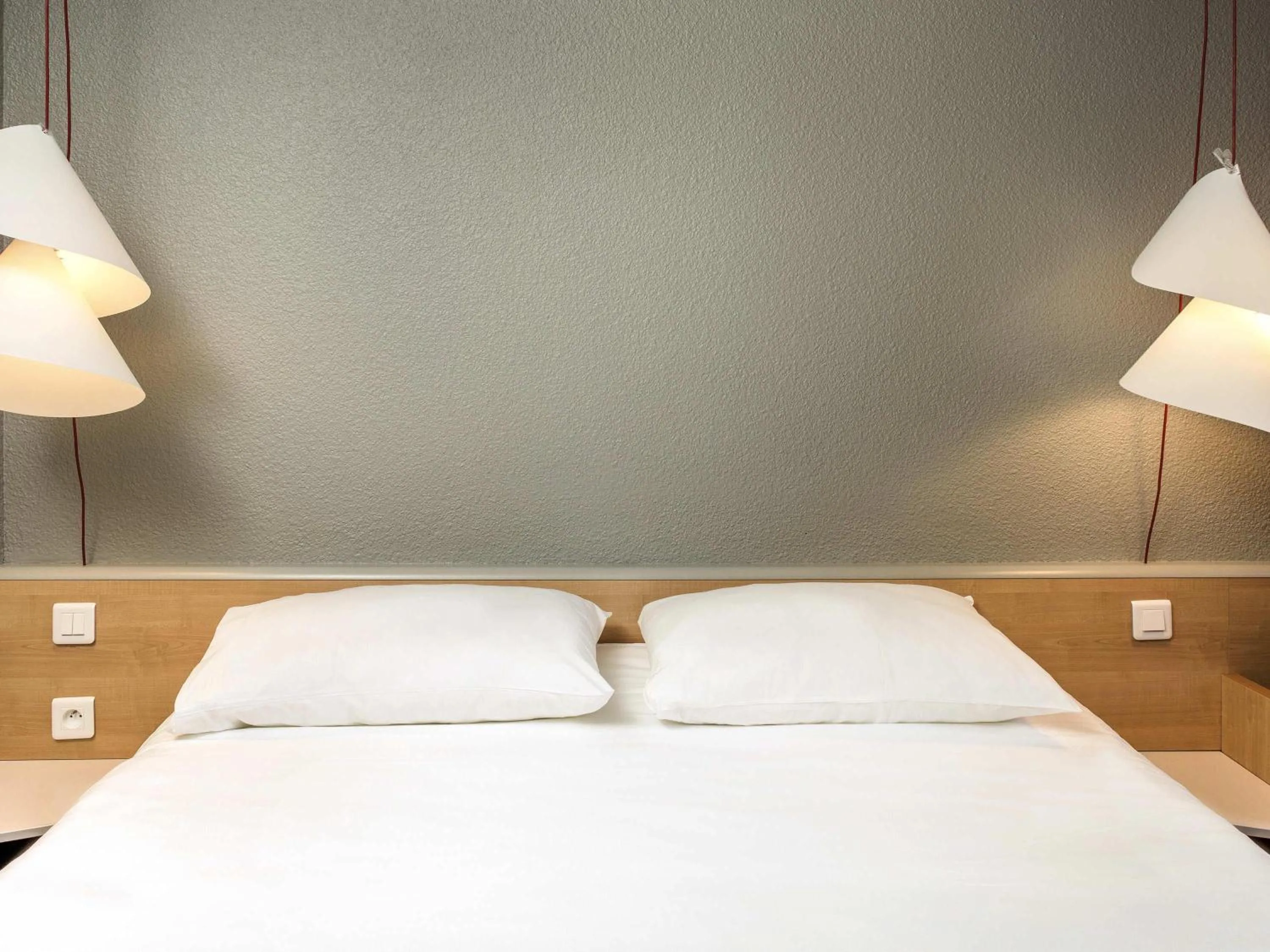 Bedroom, Bed in ibis Montélimar Nord