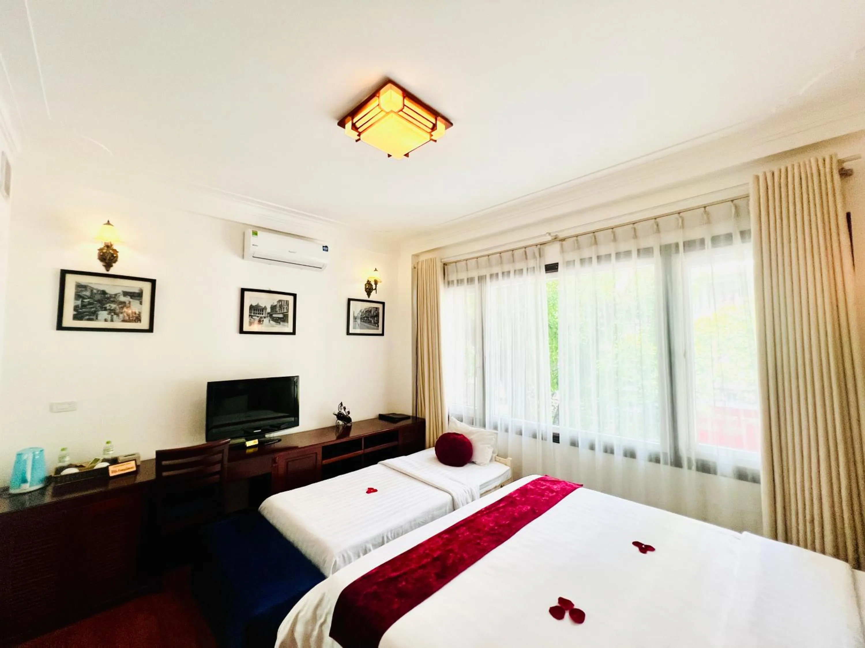 Bedroom, Bed in Hanoi Golden Moon Hotel & Travel