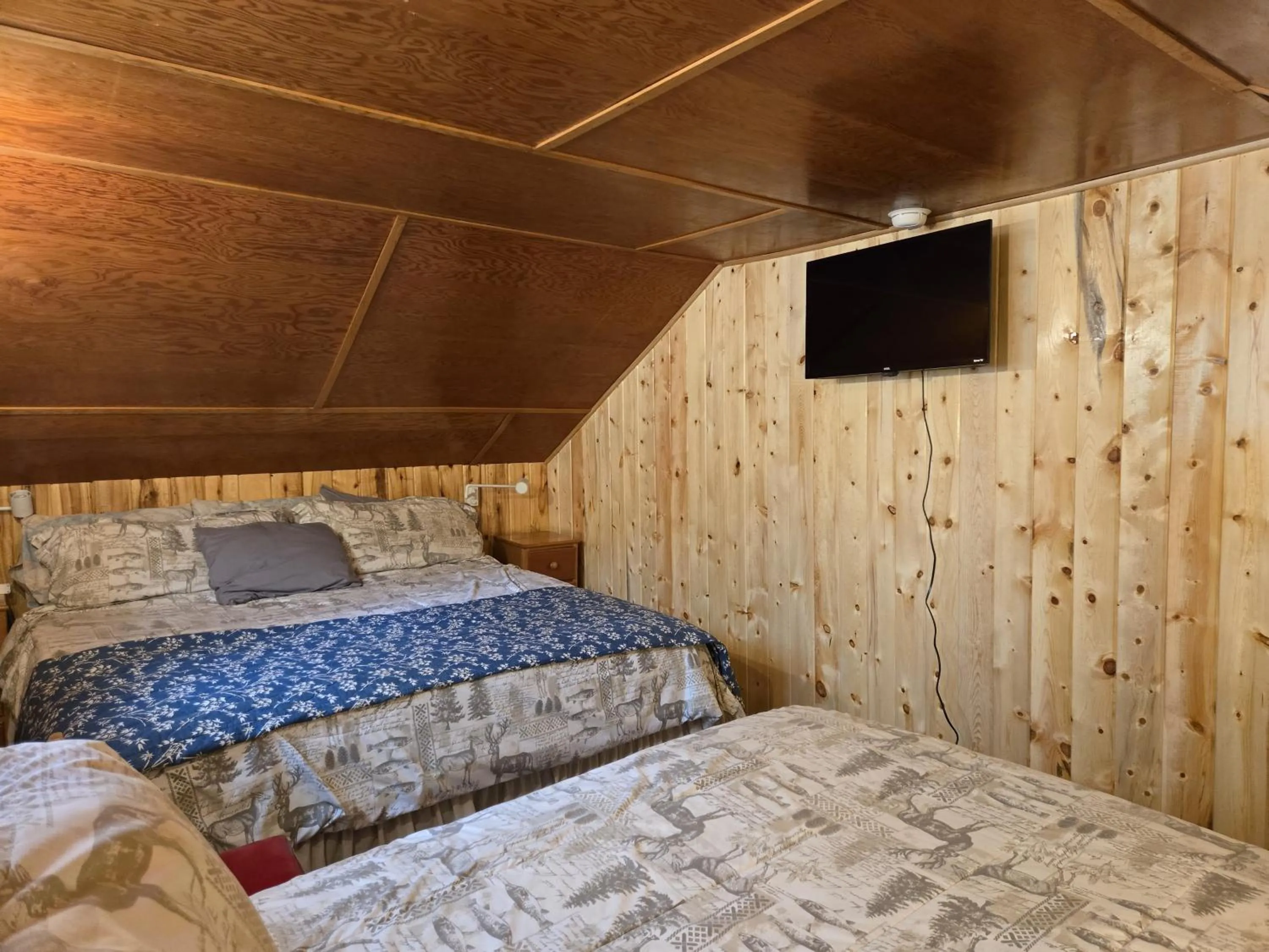 Bed in Happy Place Cabin