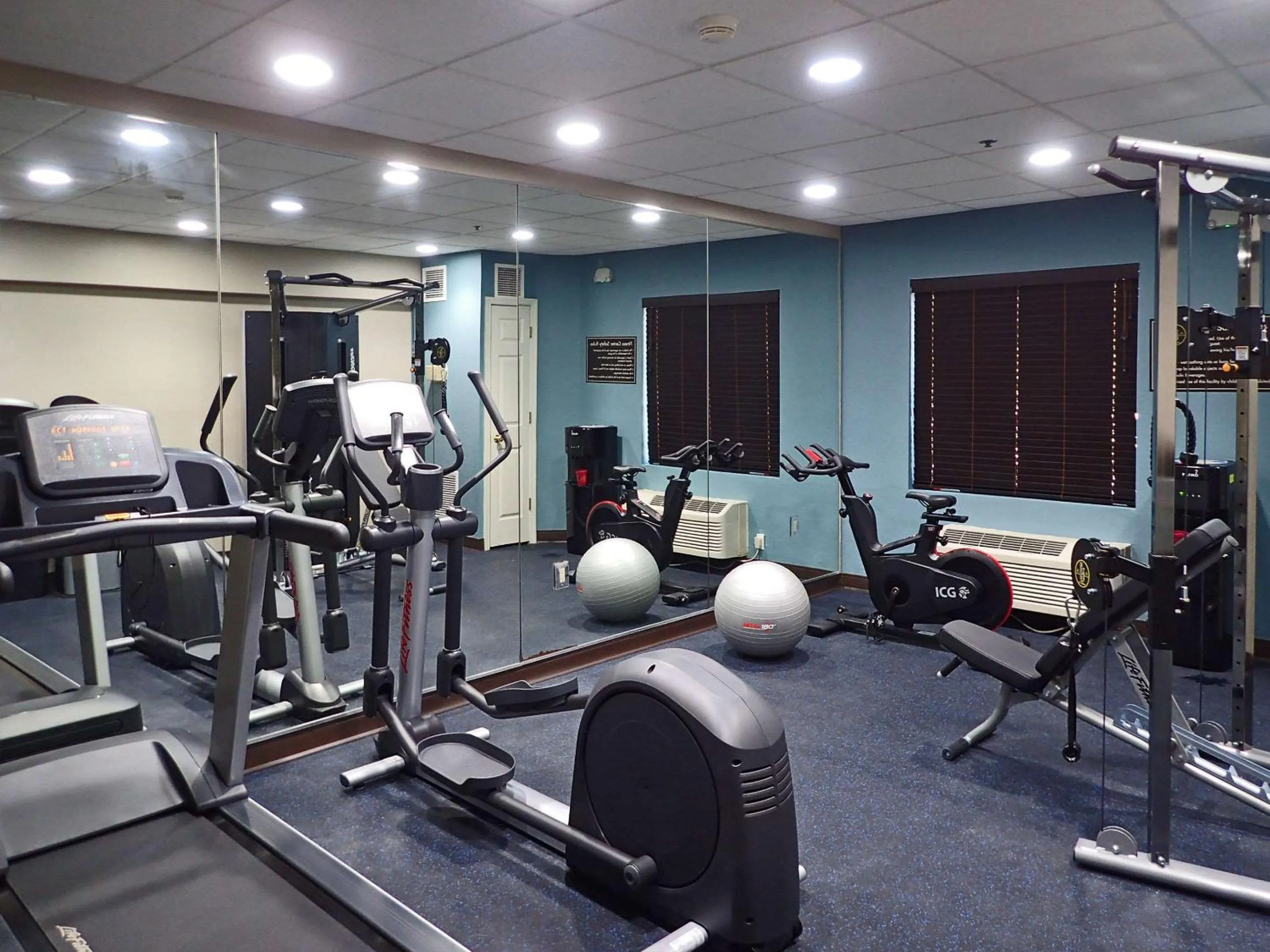 Fitness centre/facilities in Sleep Inn & Suites California MD