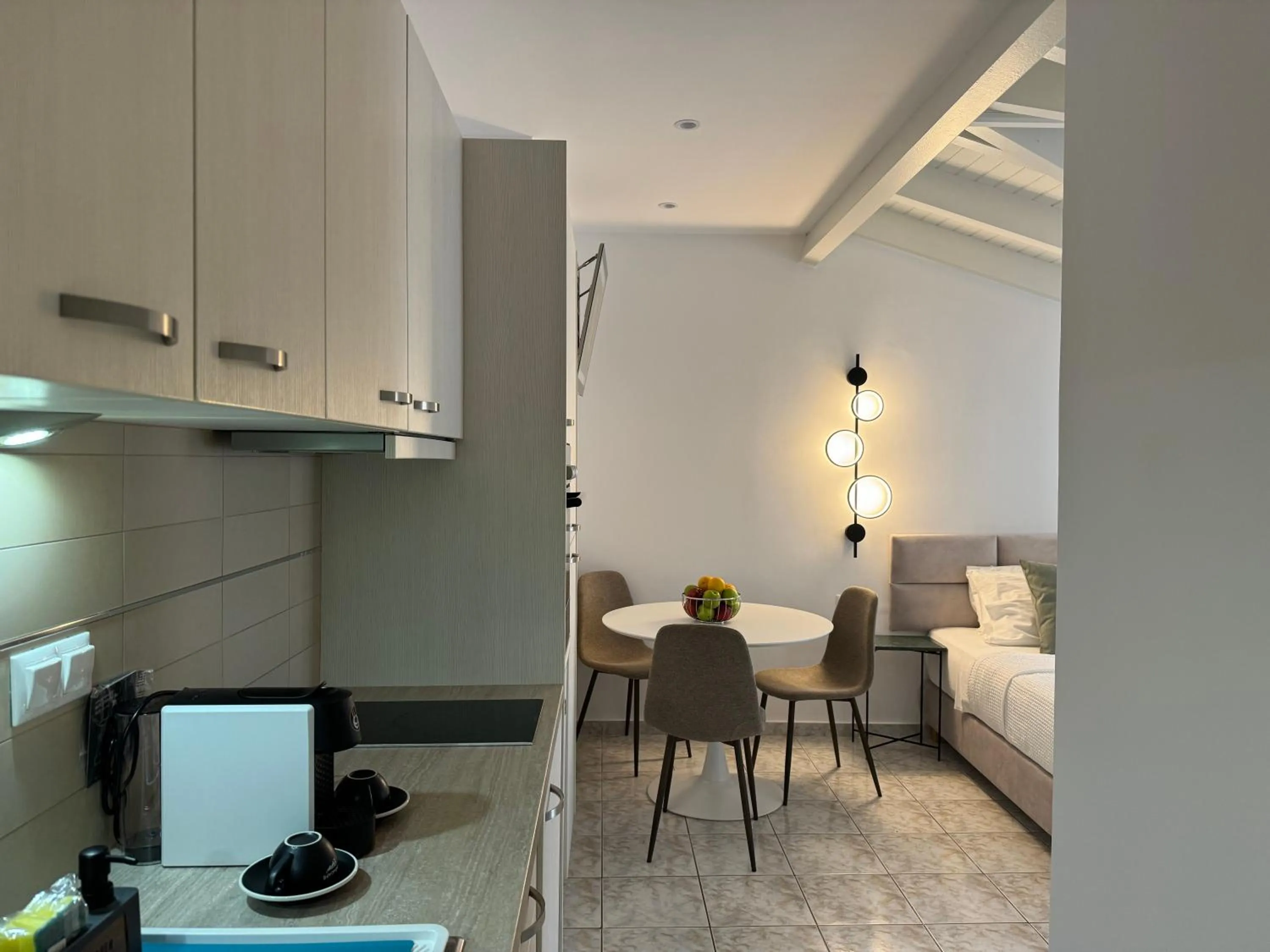 Non alcoholic drinks in Rouchotas Apartments