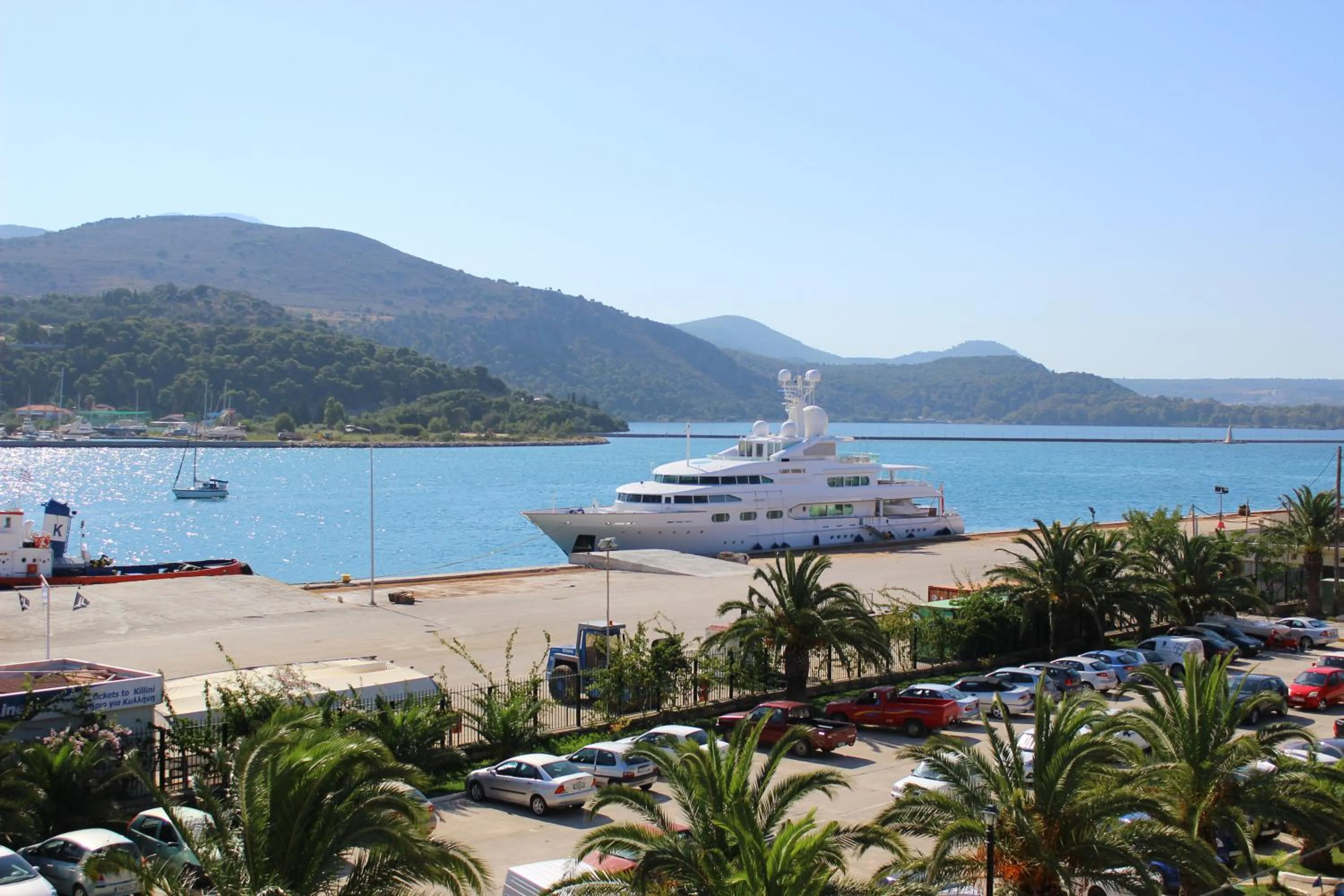 Natural landscape in Rouchotas Apartments