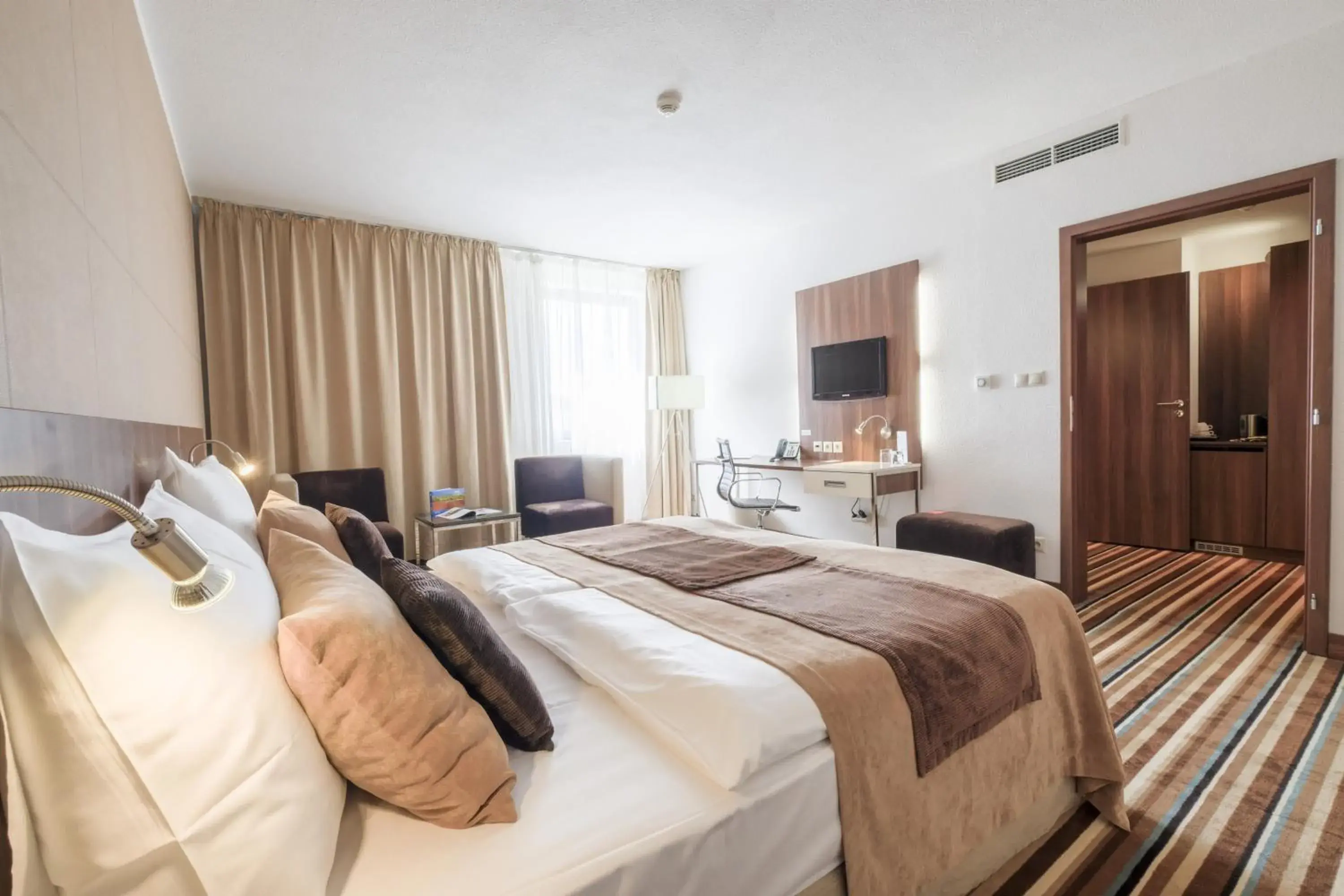Twin Room - single occupancy - Disability Access in Business Hotel Astrum Laus Twin Room - single occupancy - Disability Access in Business Hotel Astrum Laus