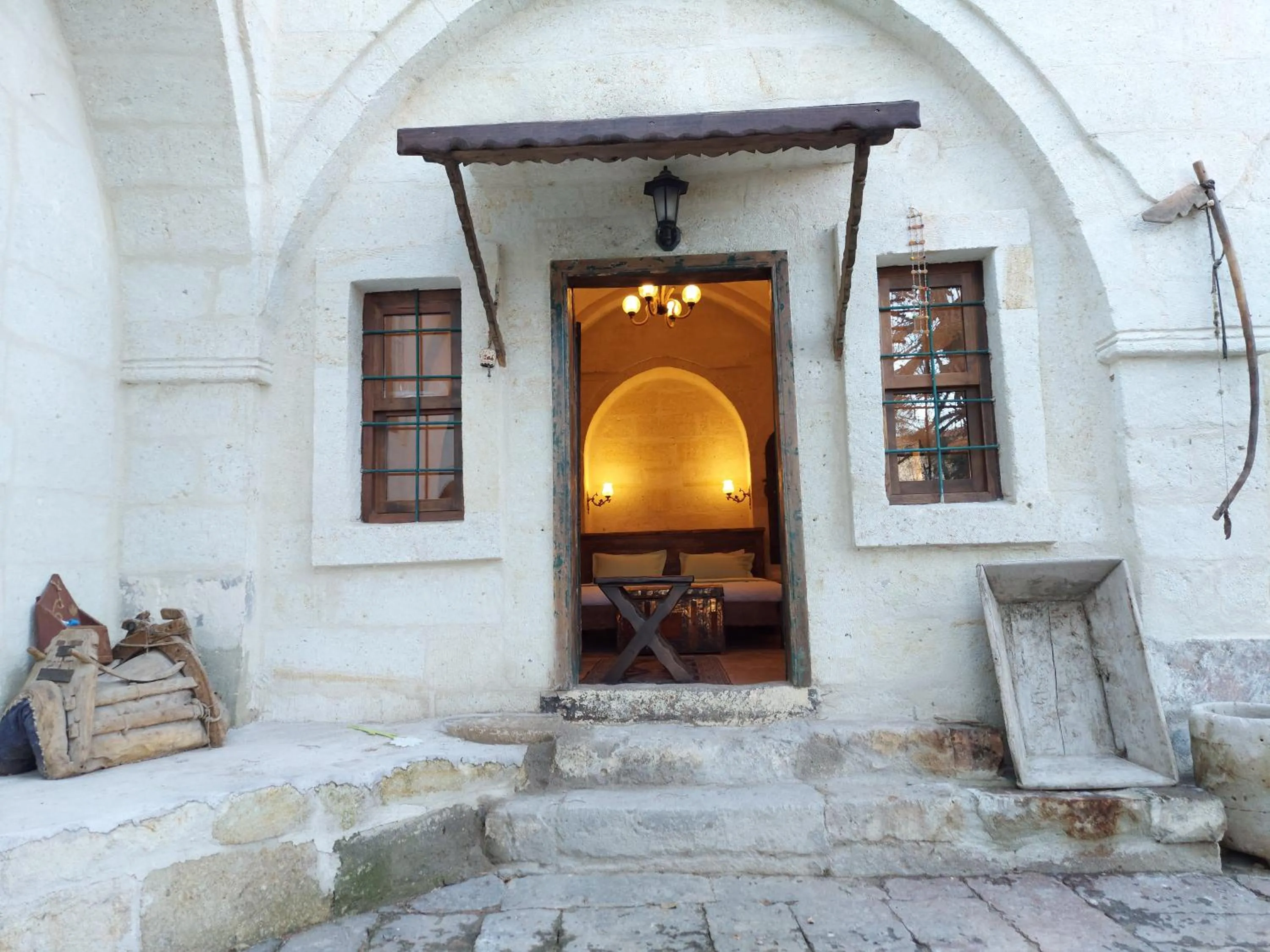 Patio in ARMEsos Cave Hotel