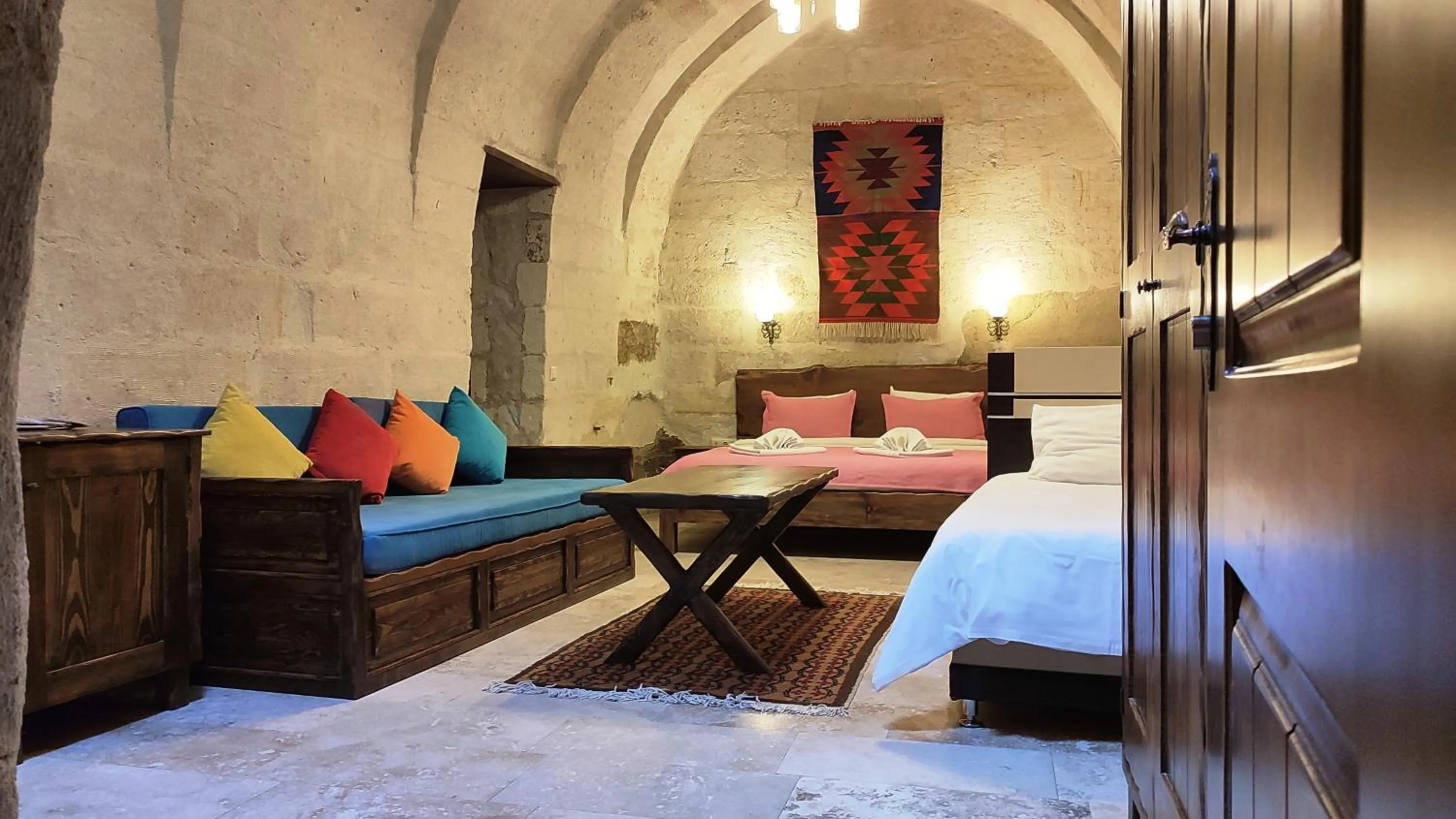 Bedroom, Bed in ARMEsos Cave Hotel