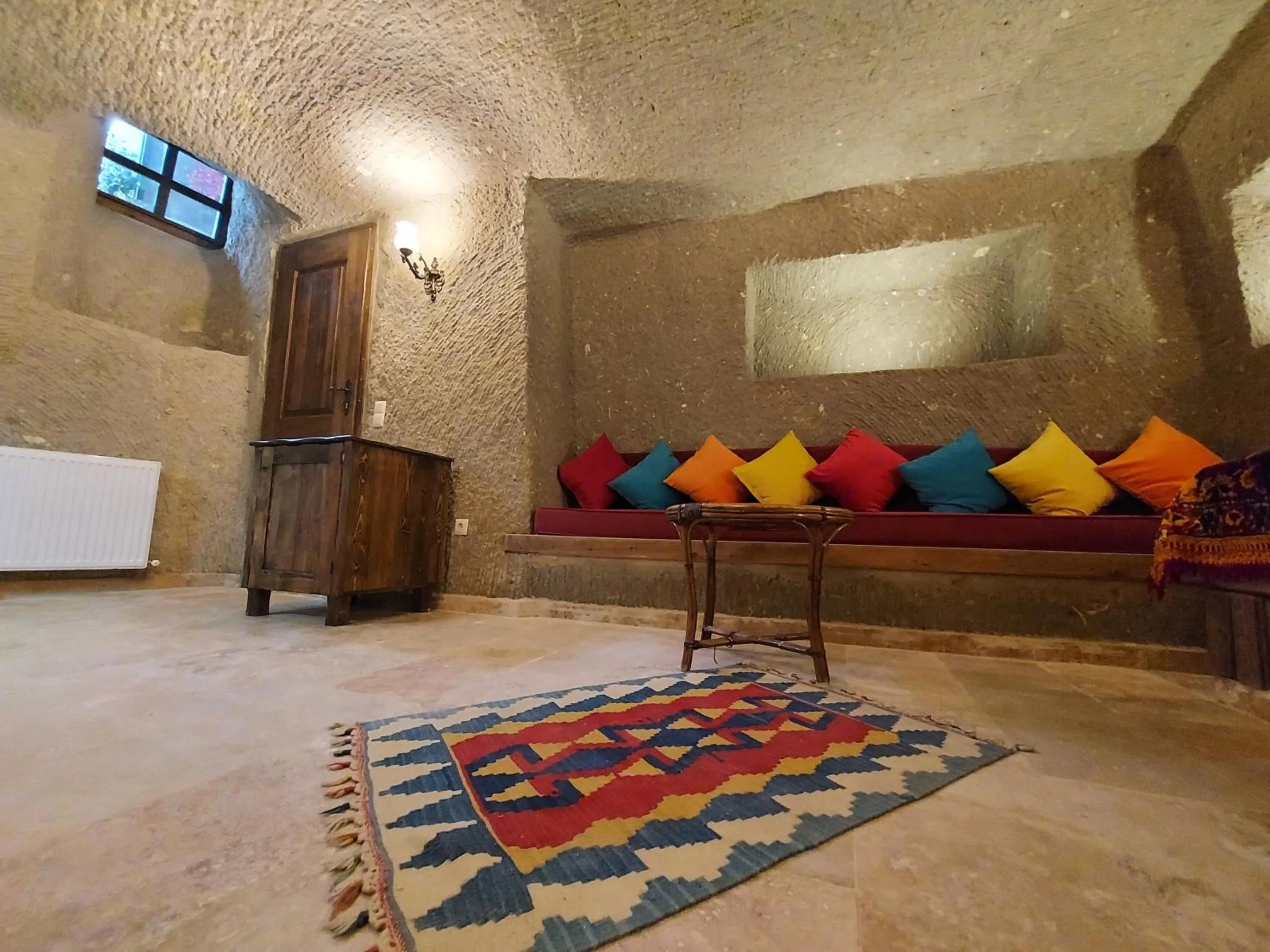 Seating area in ARMEsos Cave Hotel