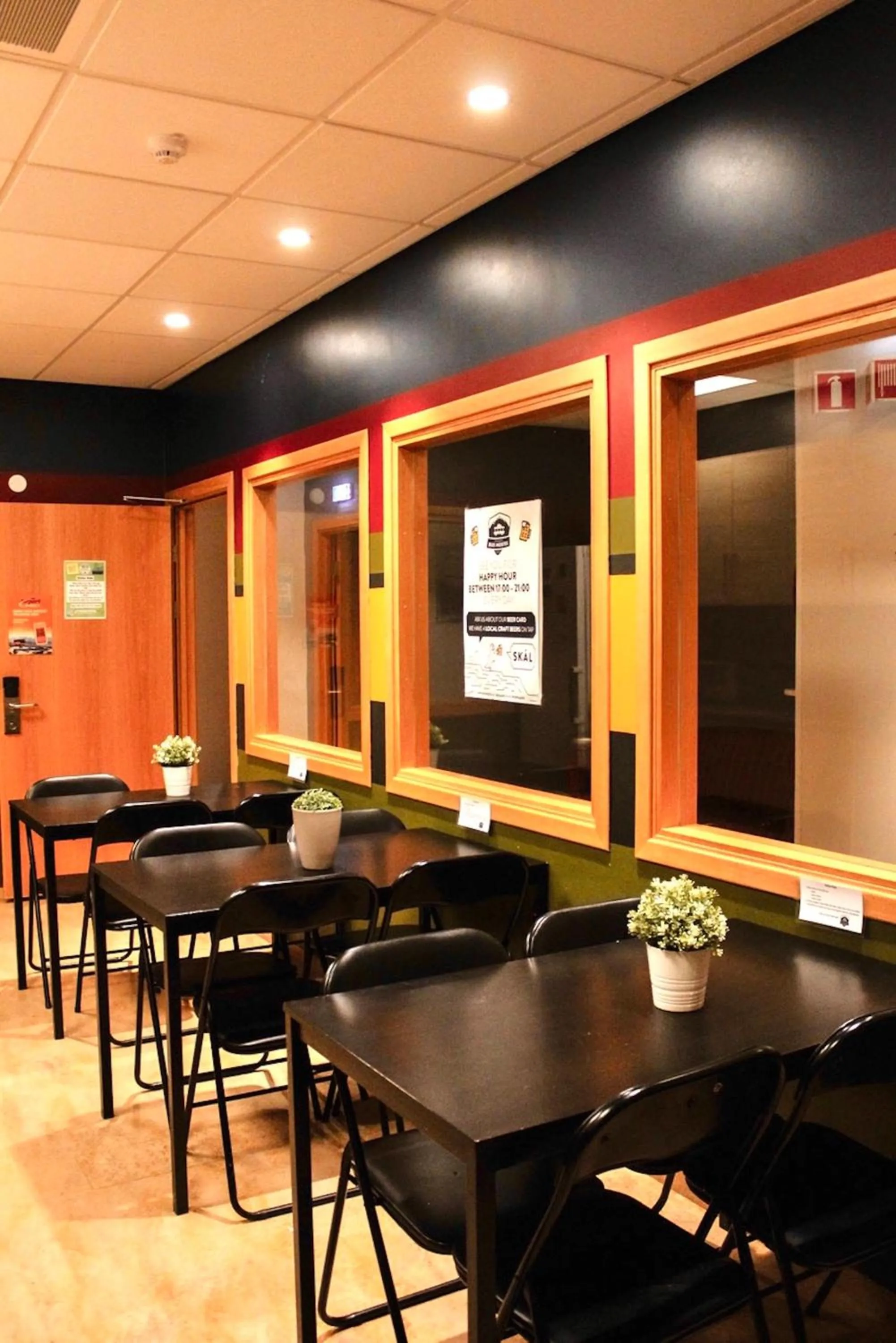 Communal kitchen in Bus Hostel Reykjavik