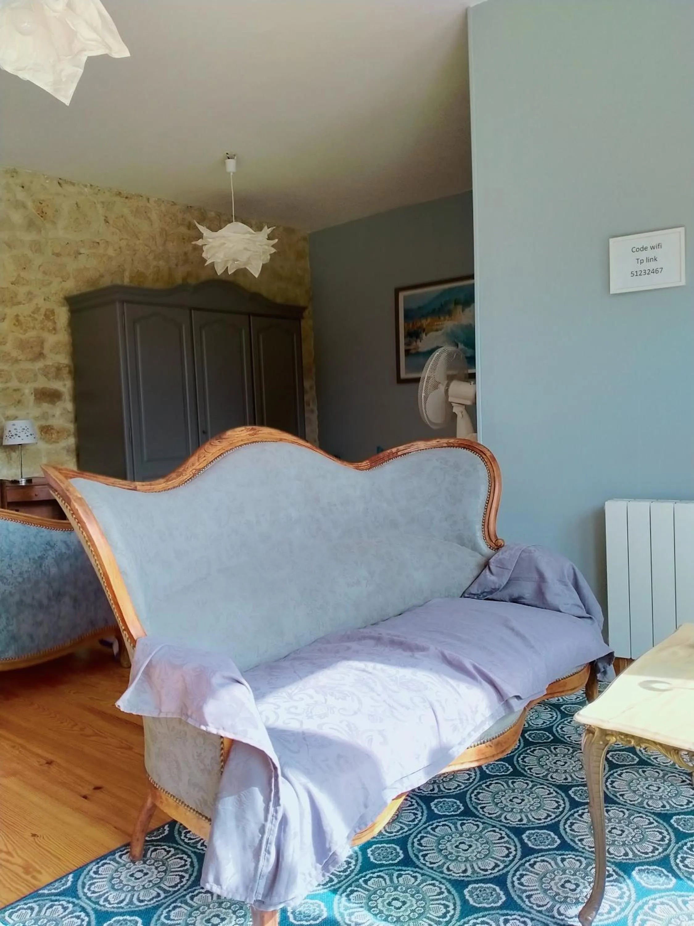 Photo of the whole room, Bed in La Cadournaise