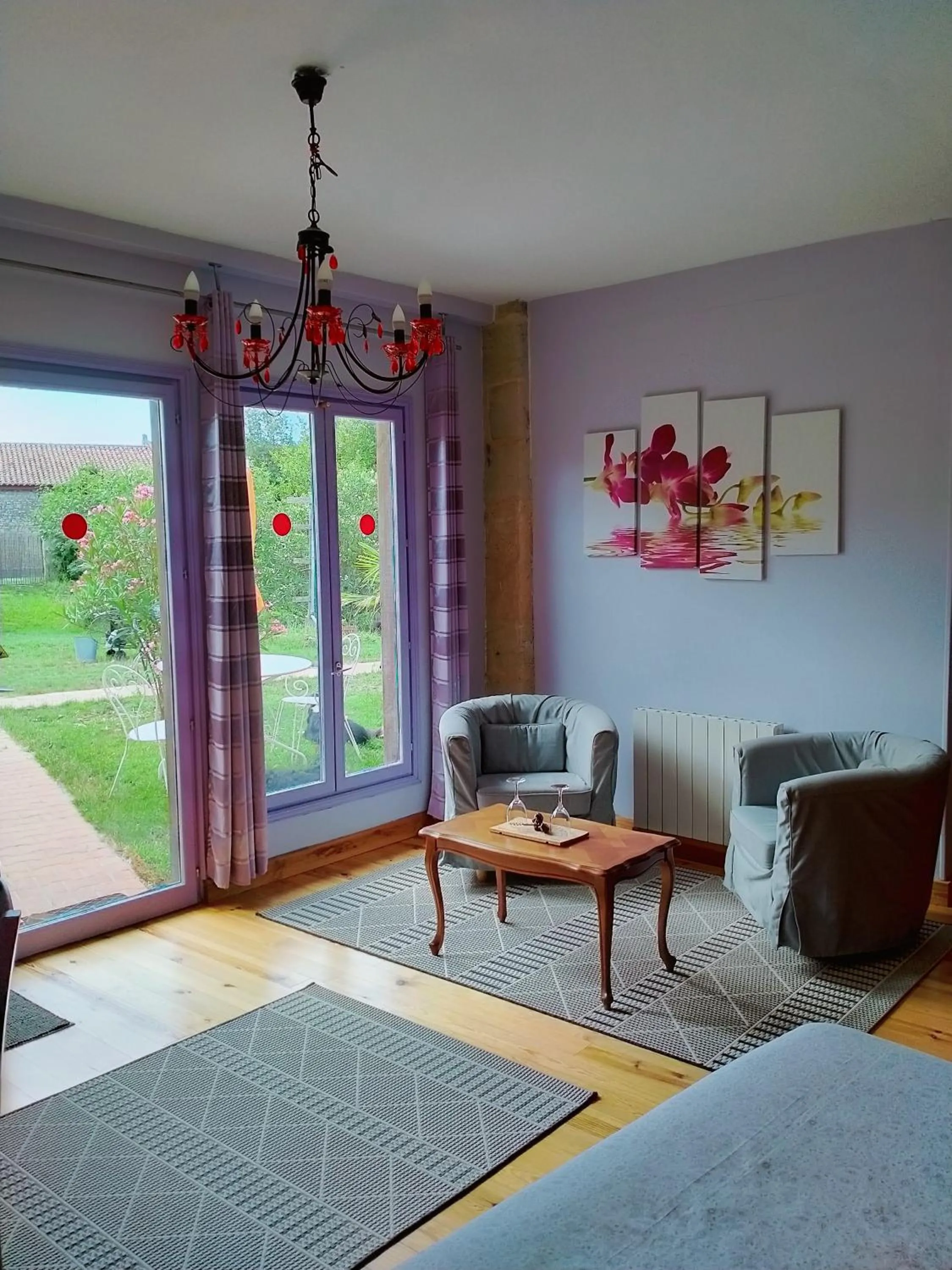 Living room in La Cadournaise