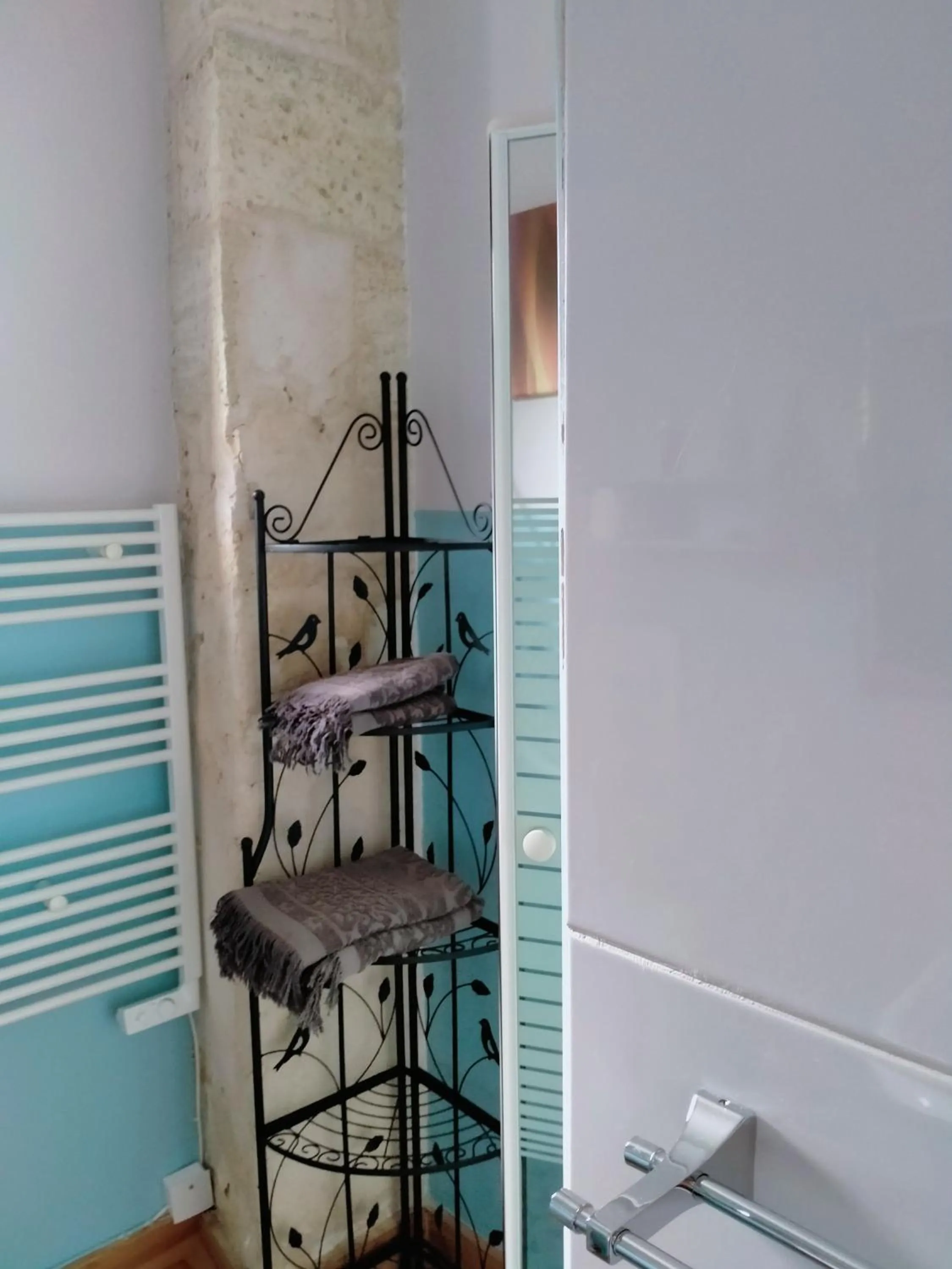 Bathroom in La Cadournaise