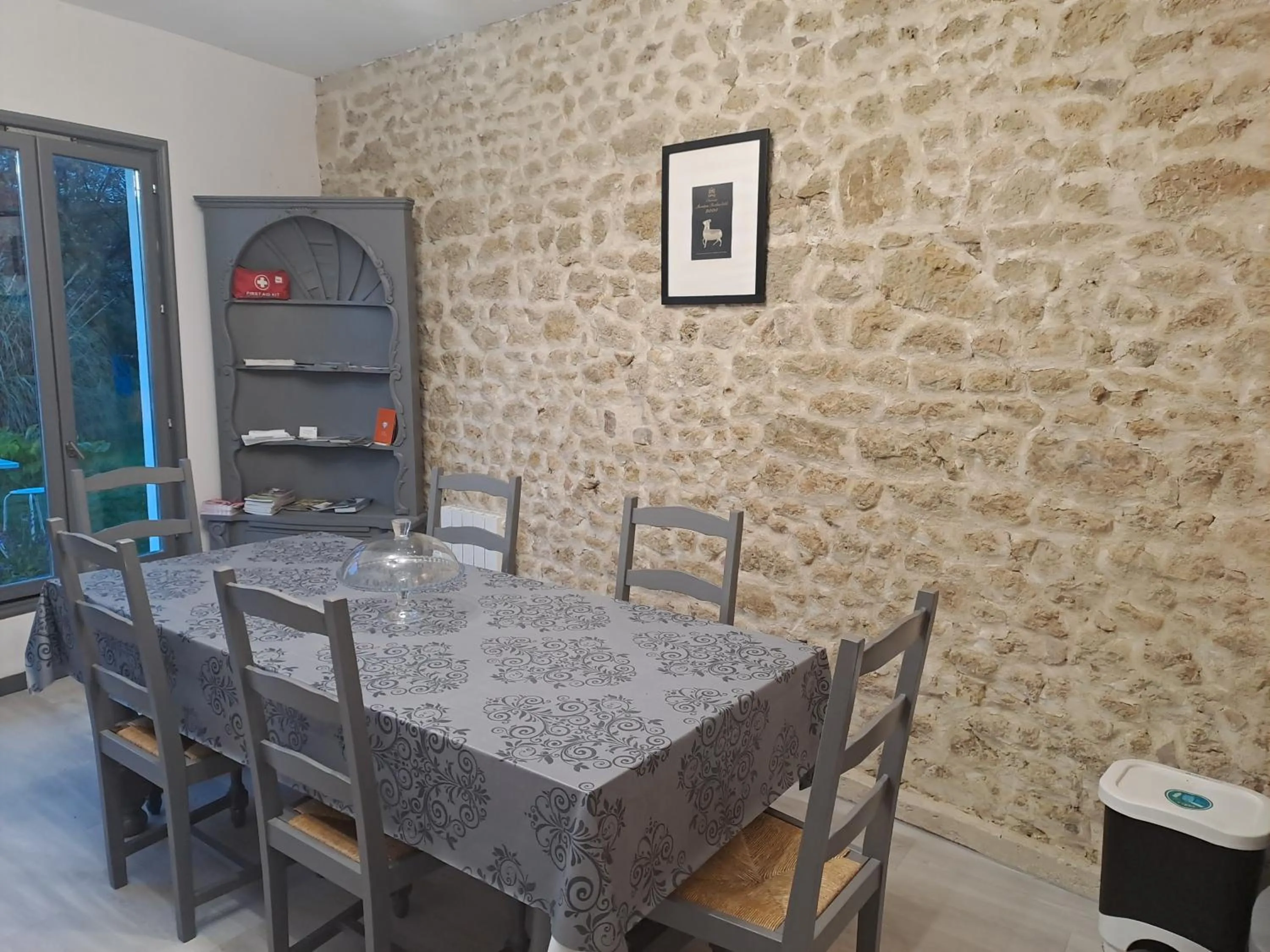 Dining area in La Cadournaise