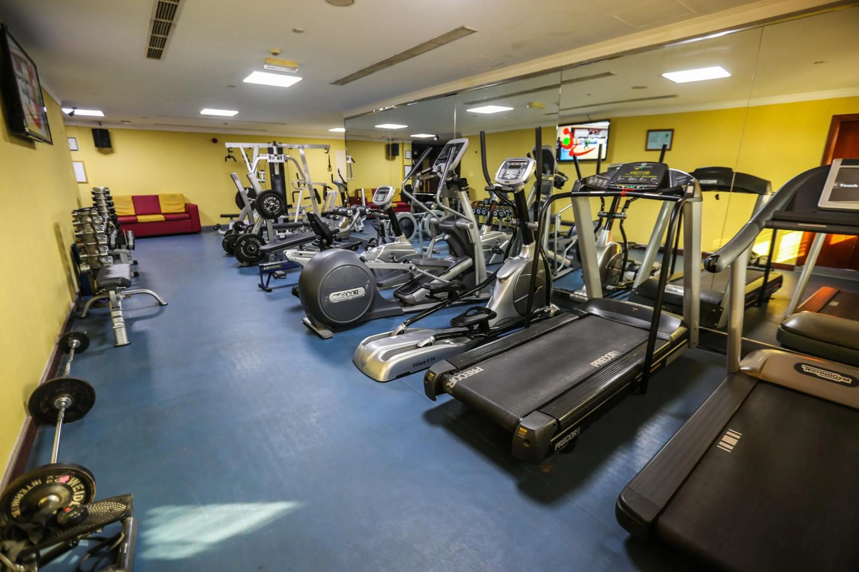 Fitness centre/facilities in Ramee Royal Hotel