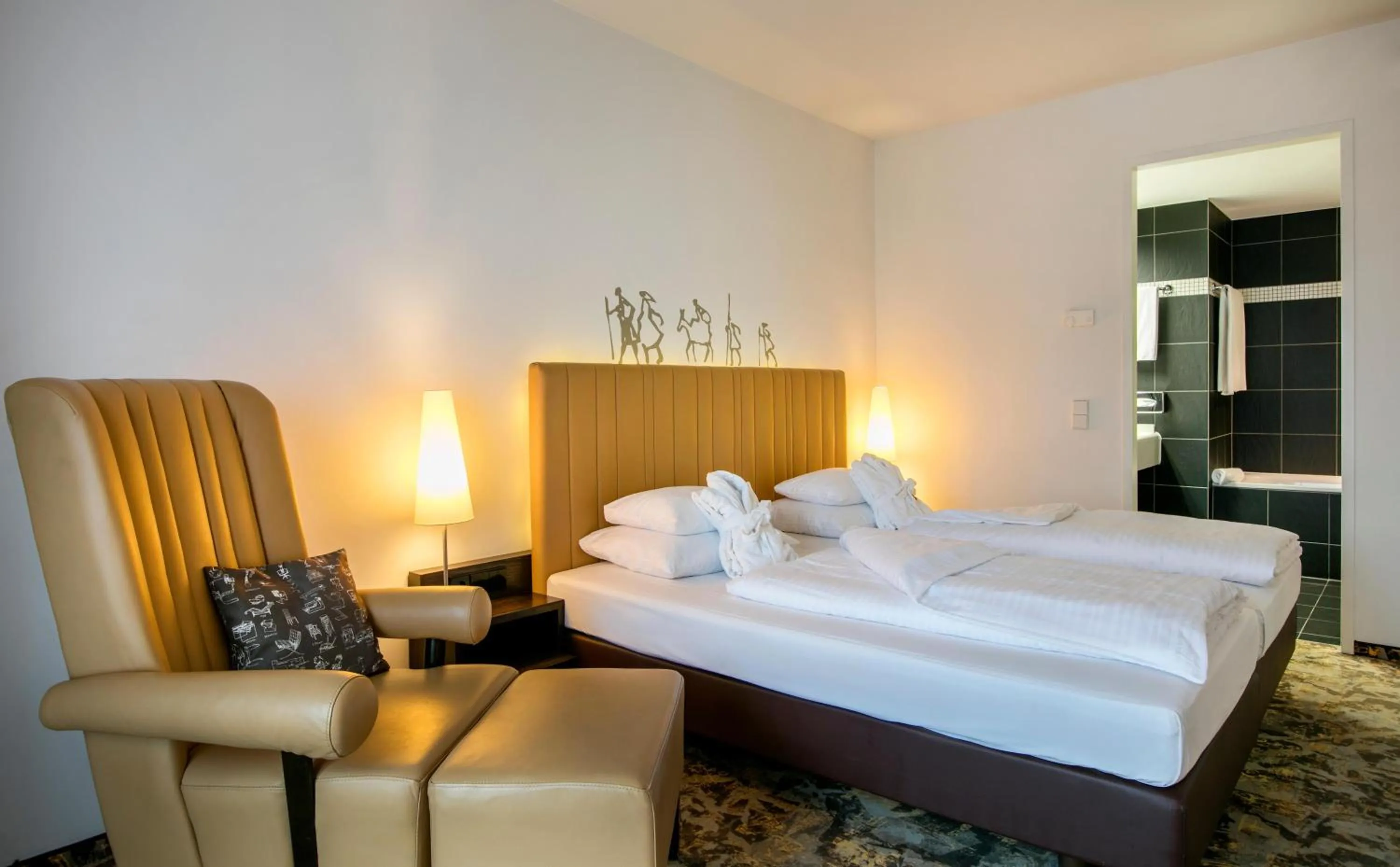 Shower, Bed in ARCOTEL Camino Stuttgart