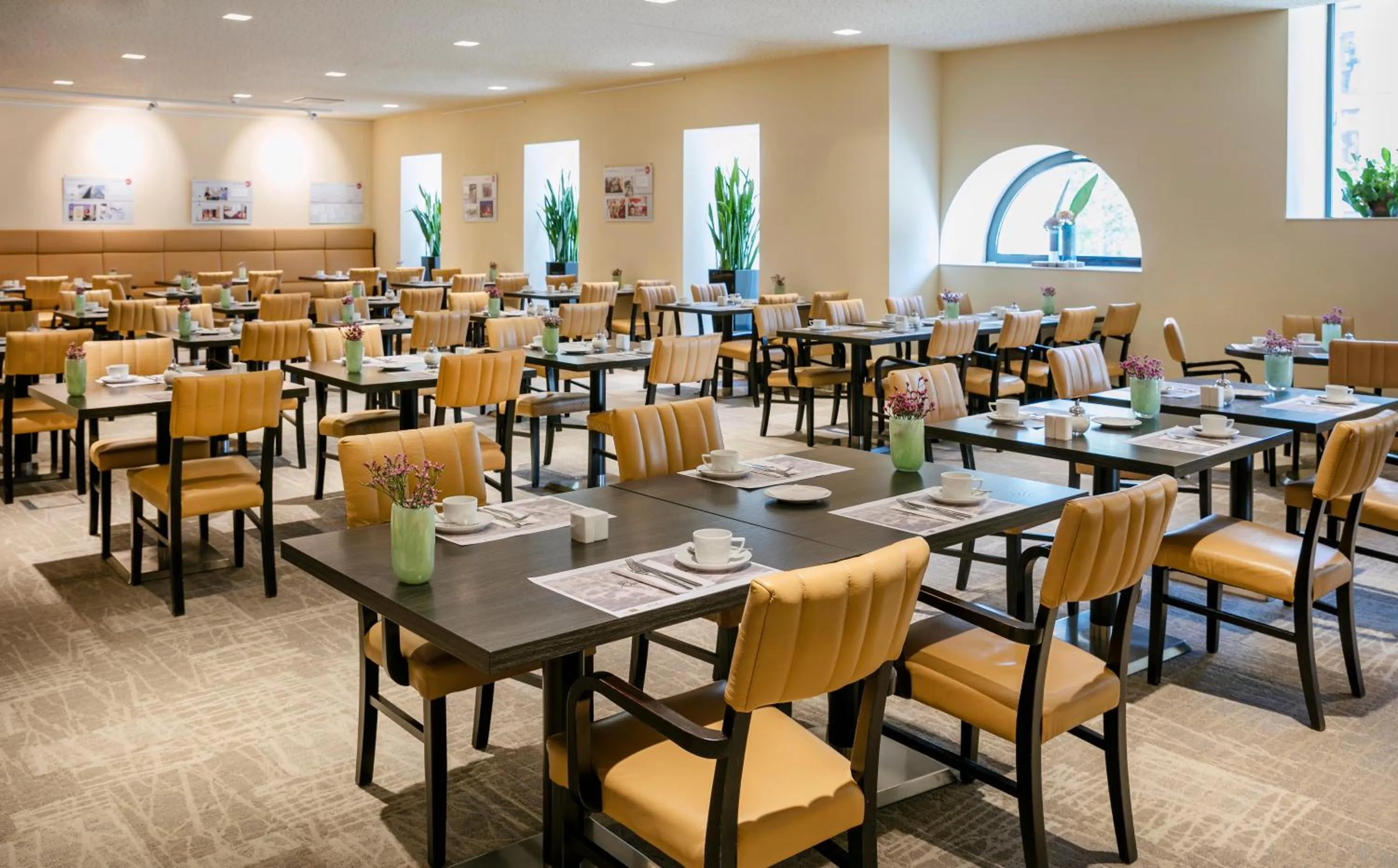 Restaurant/places to eat in ARCOTEL Camino Stuttgart