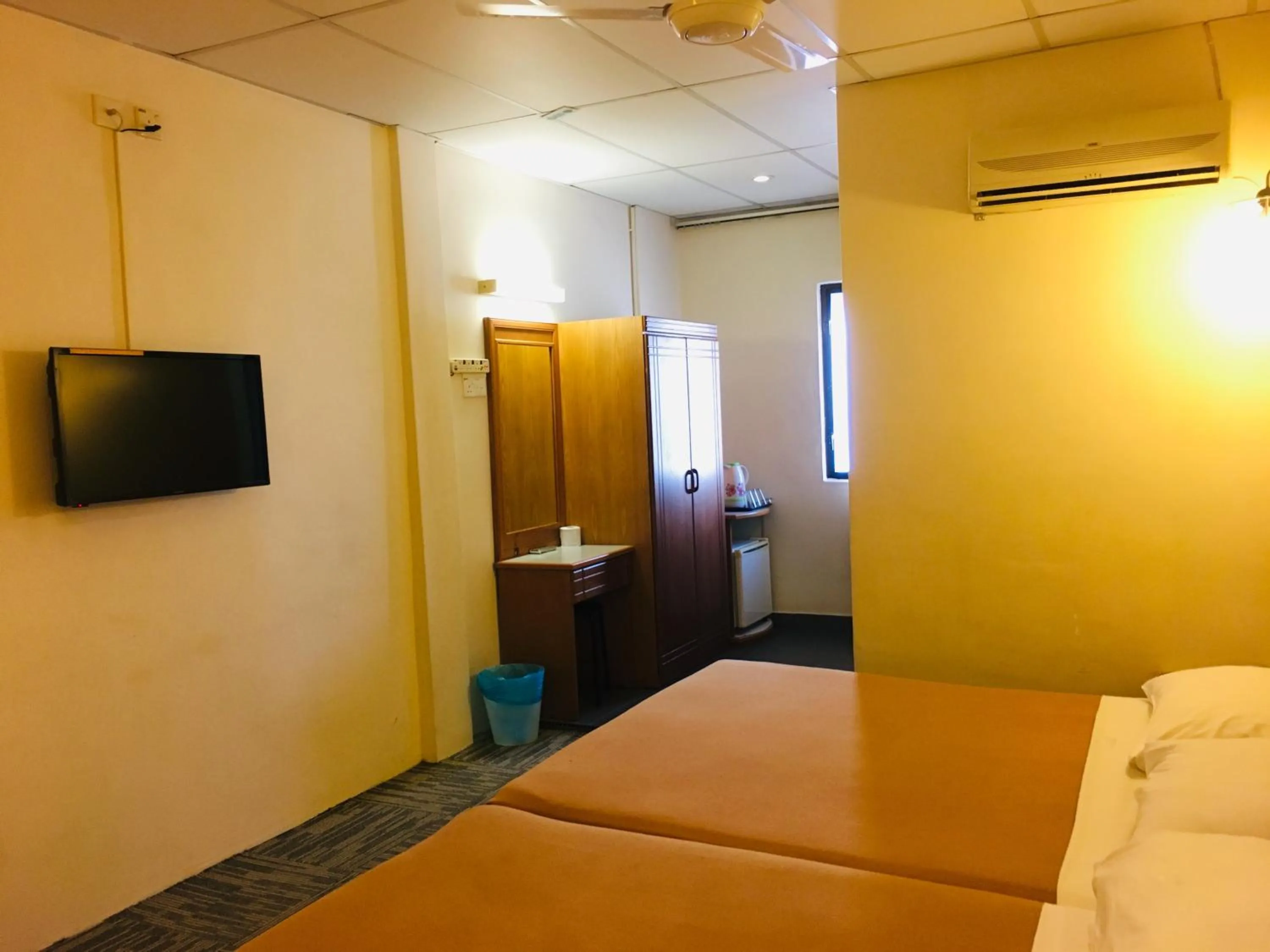 Bed in Coastal Park Hotel