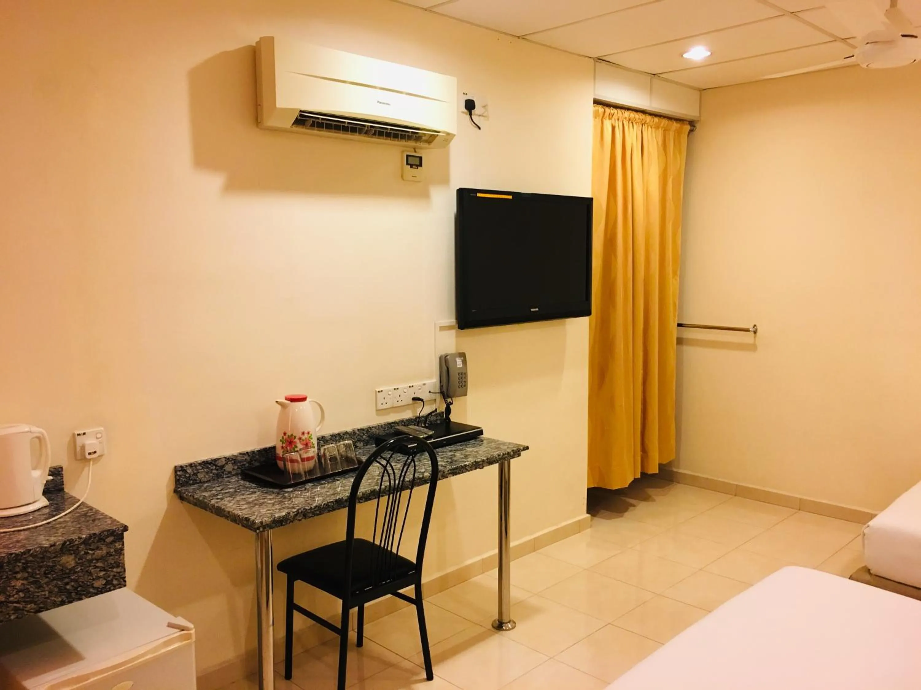 Bed in Coastal Park Hotel