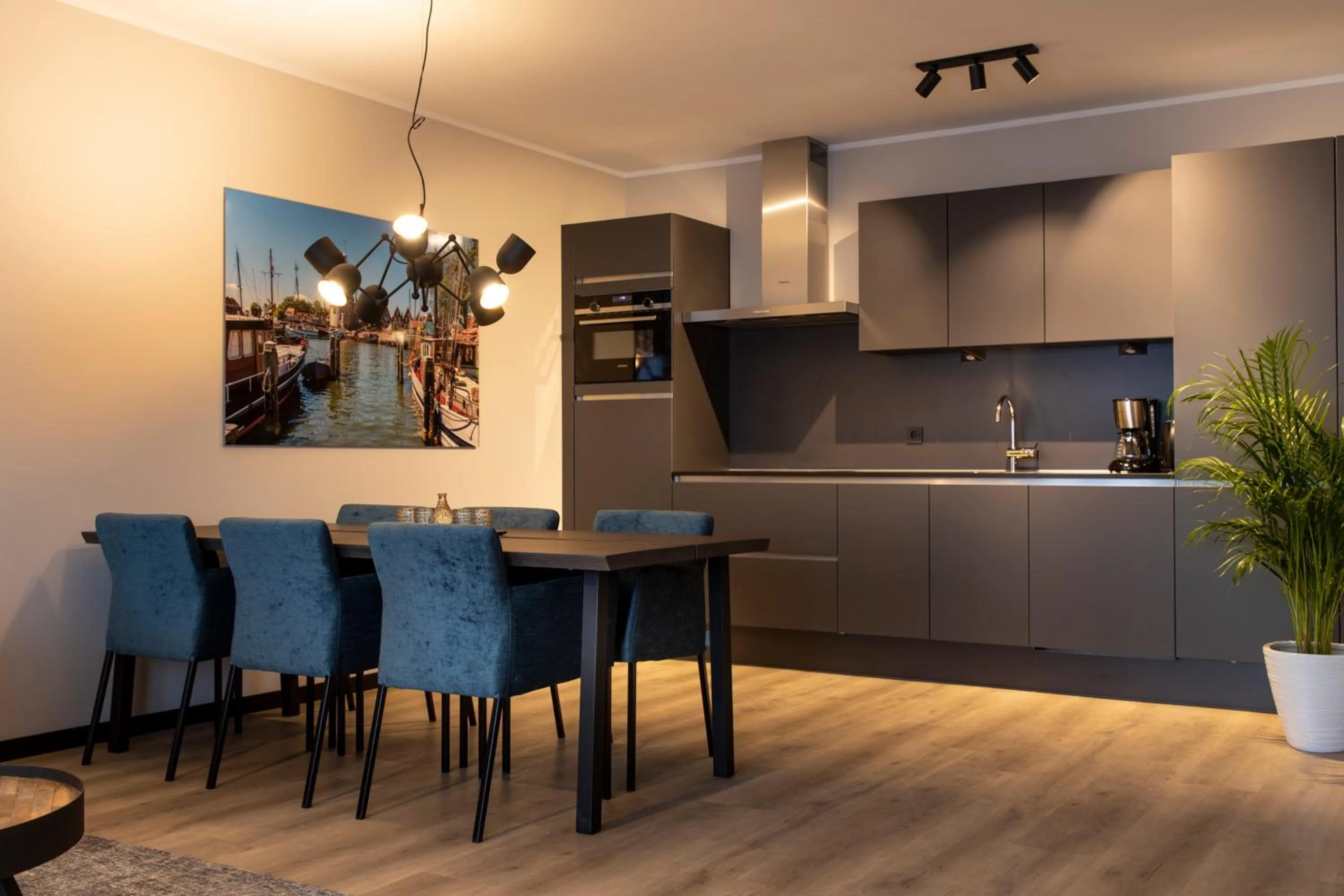 Dining area in Astenblick Apartments Winterberg with sauna