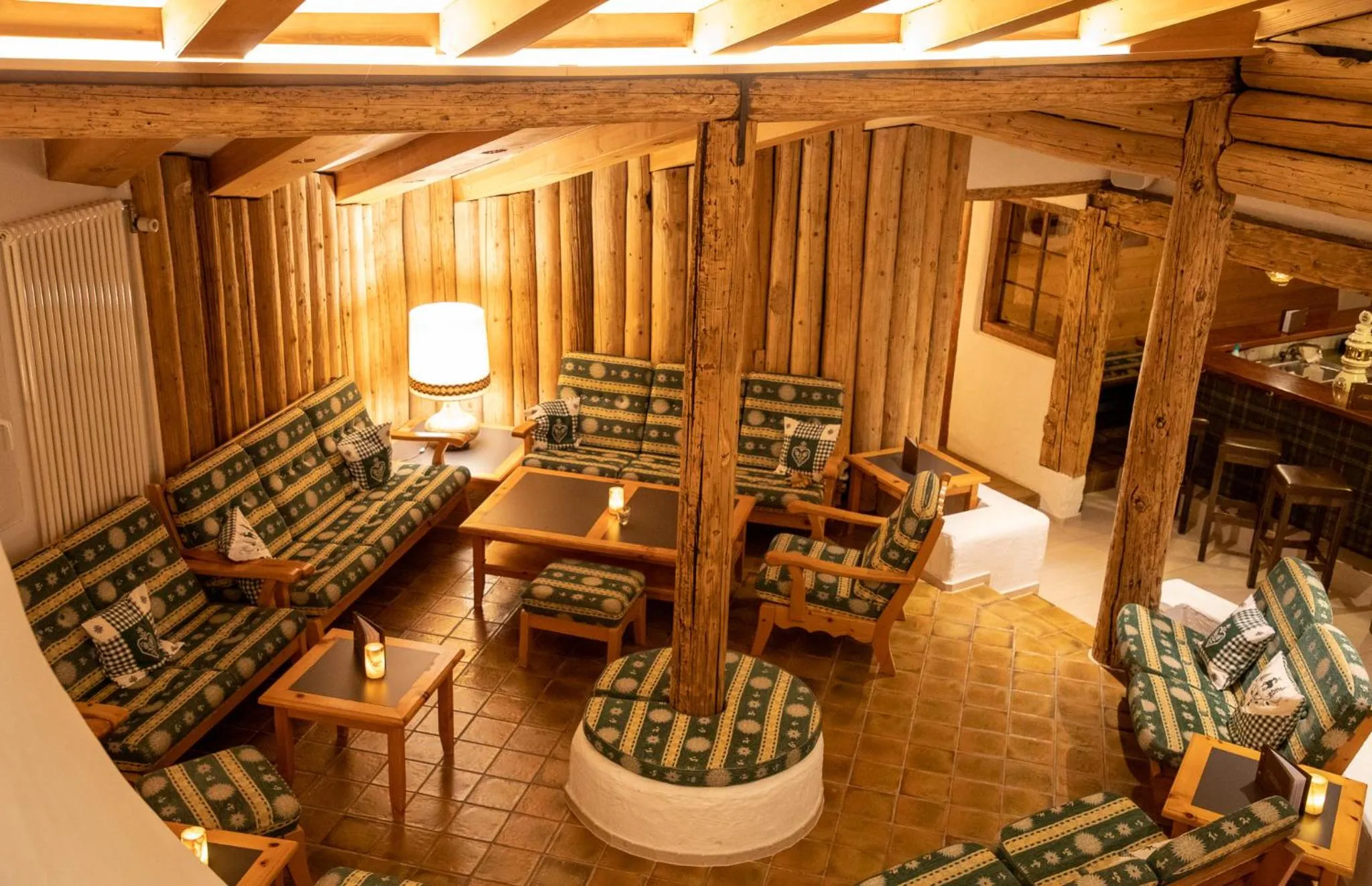 Restaurant/places to eat in Alpenlodge Val Gronda