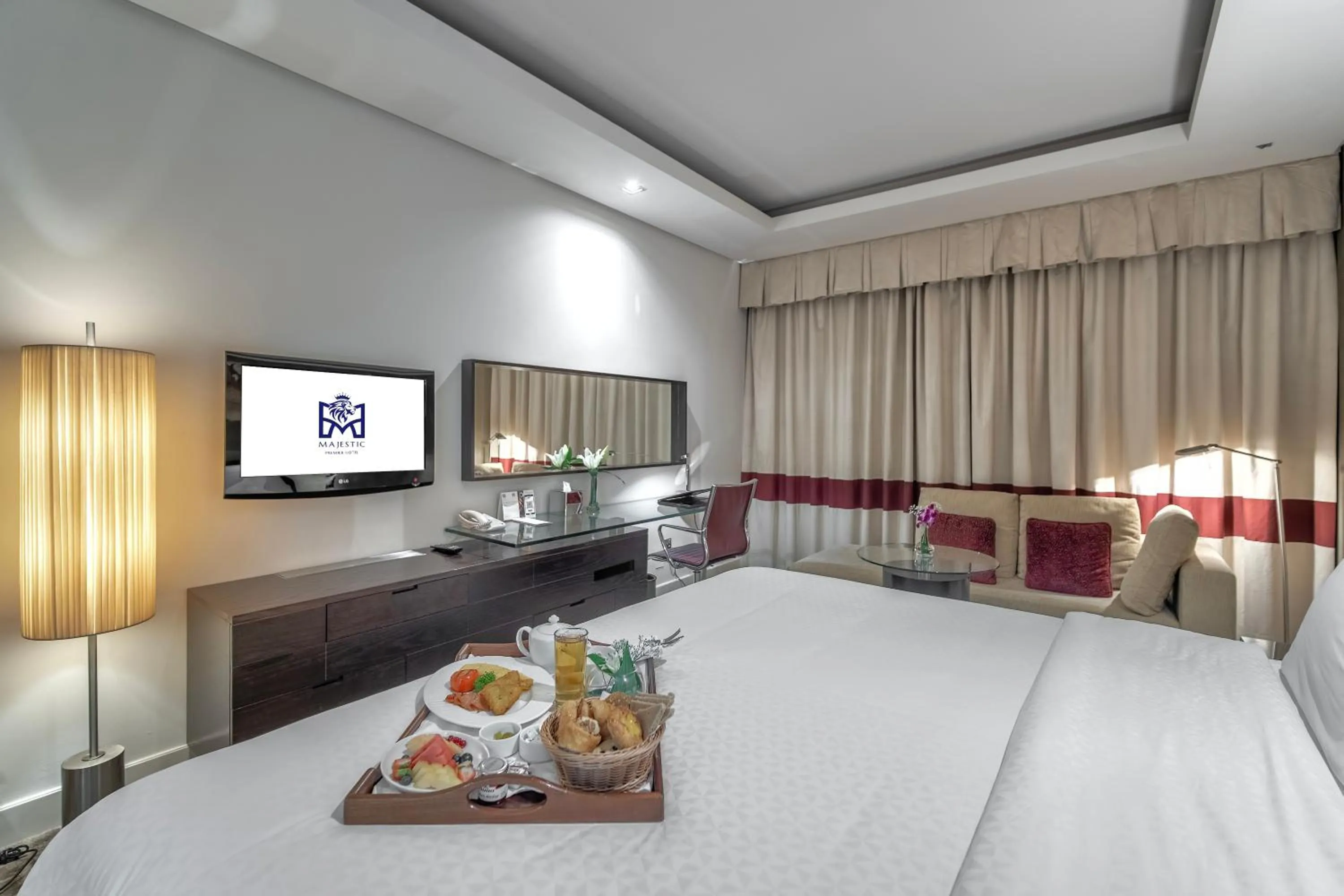 Bed in Majestic Premier Hotel Burdubai