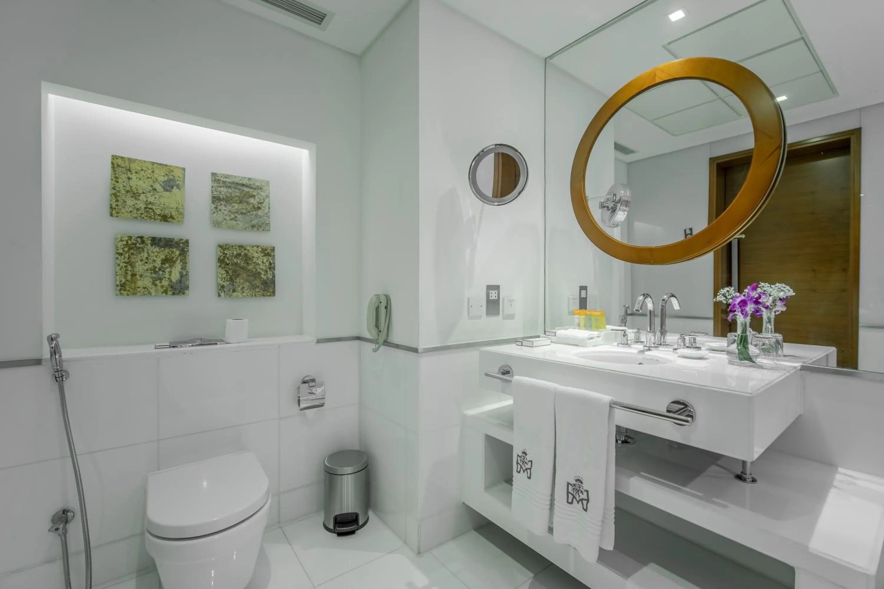 Bathroom in Majestic Premier Hotel Burdubai