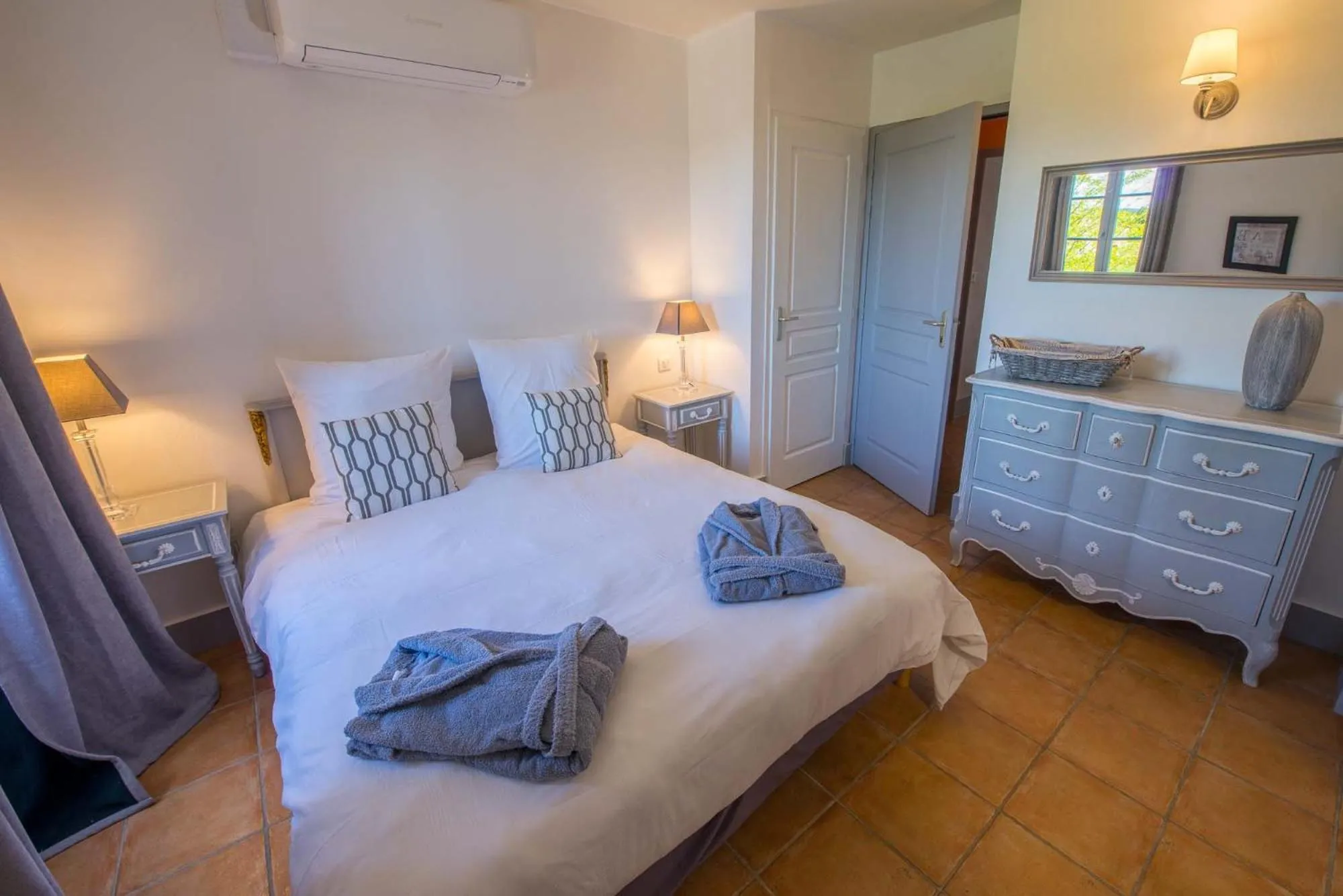 Bed in La Demeure de Cybèle - Gite de charme pour 10 personnes en Drôme Provençale