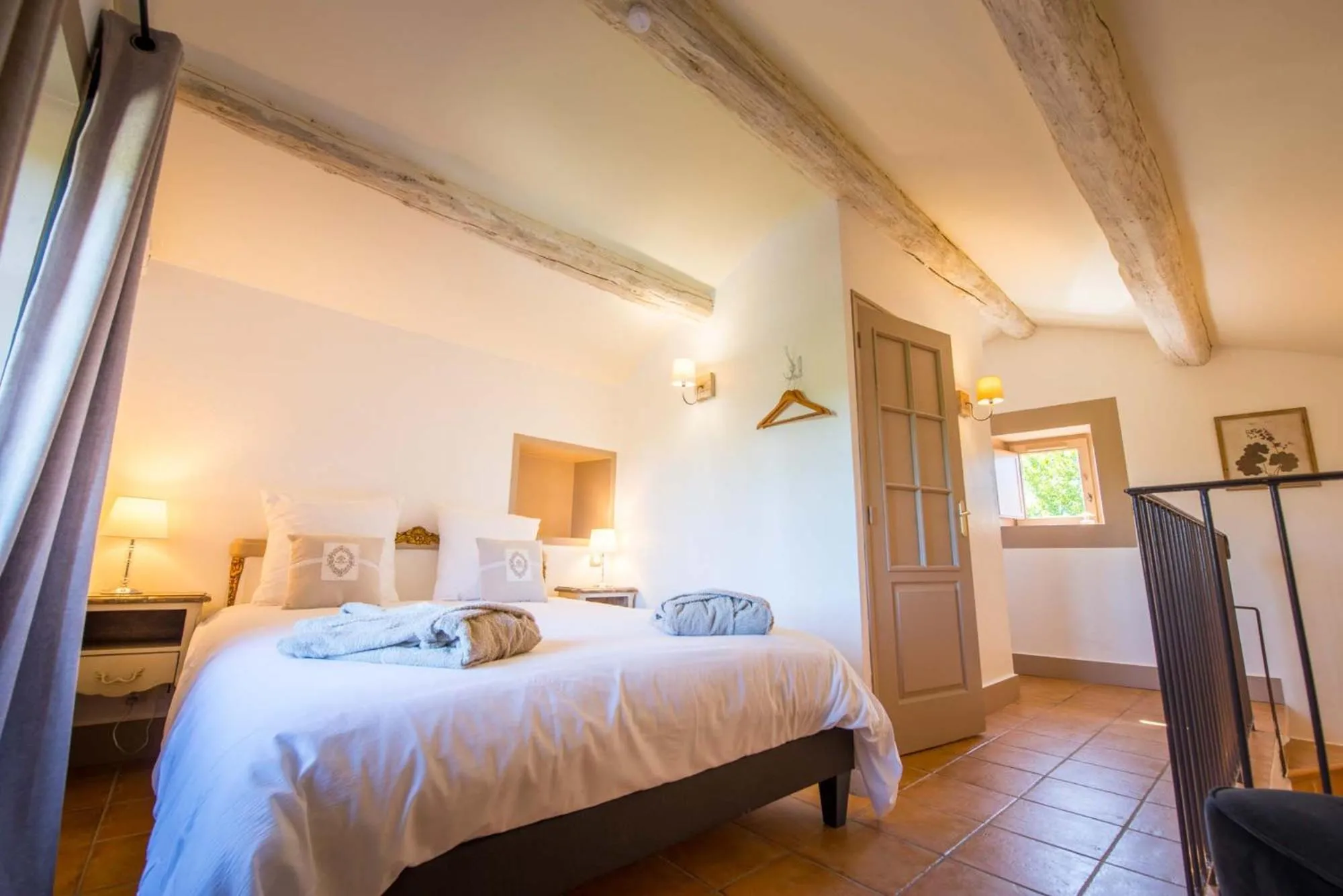 Bed in La Demeure de Cybèle - Gite de charme pour 10 personnes en Drôme Provençale