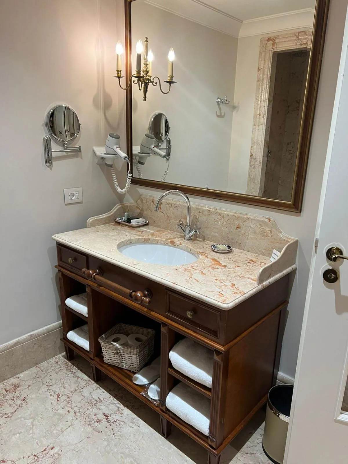 Bathroom in Ebel Boutique Hotel