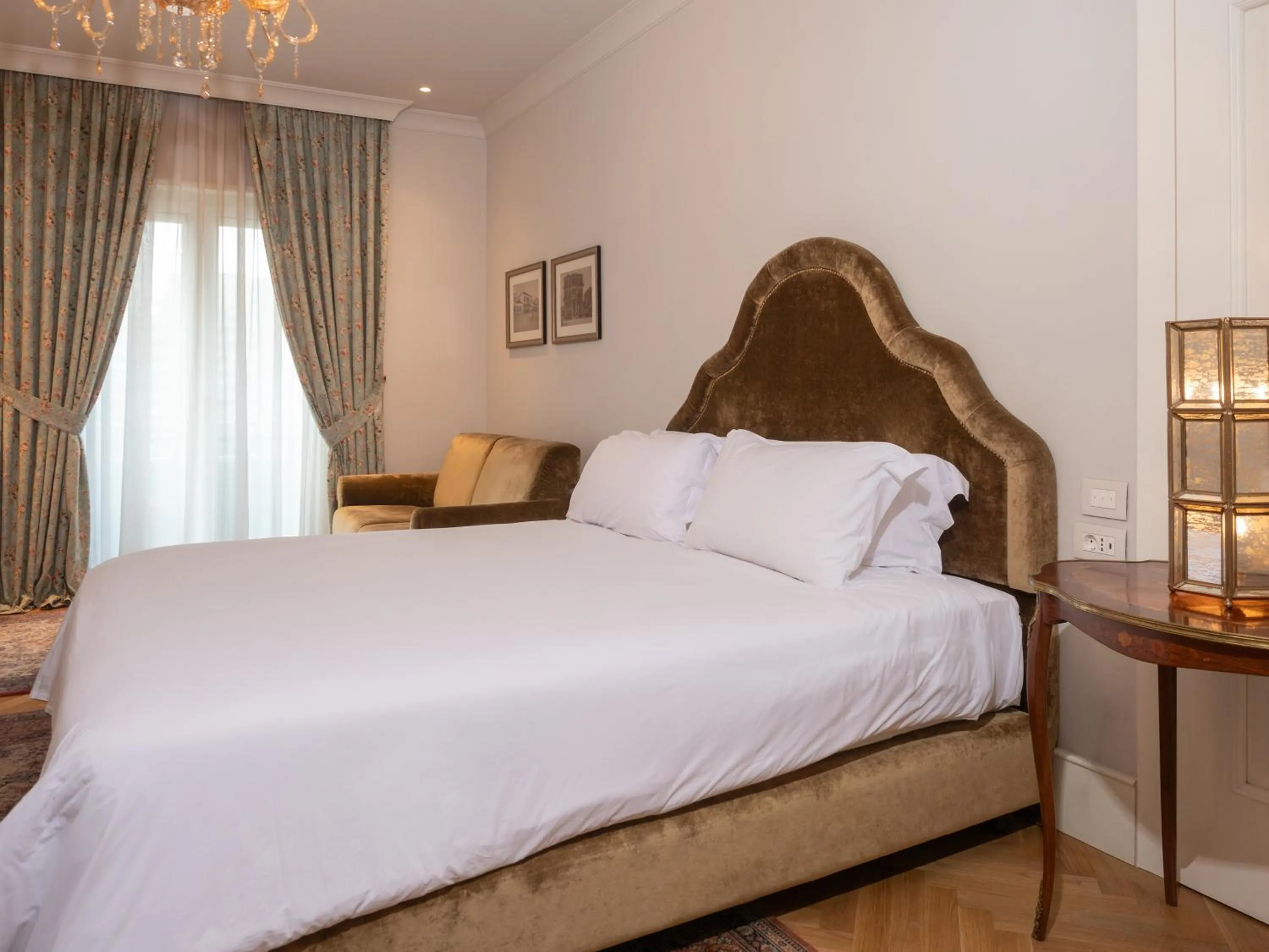 Bed in Ebel Boutique Hotel