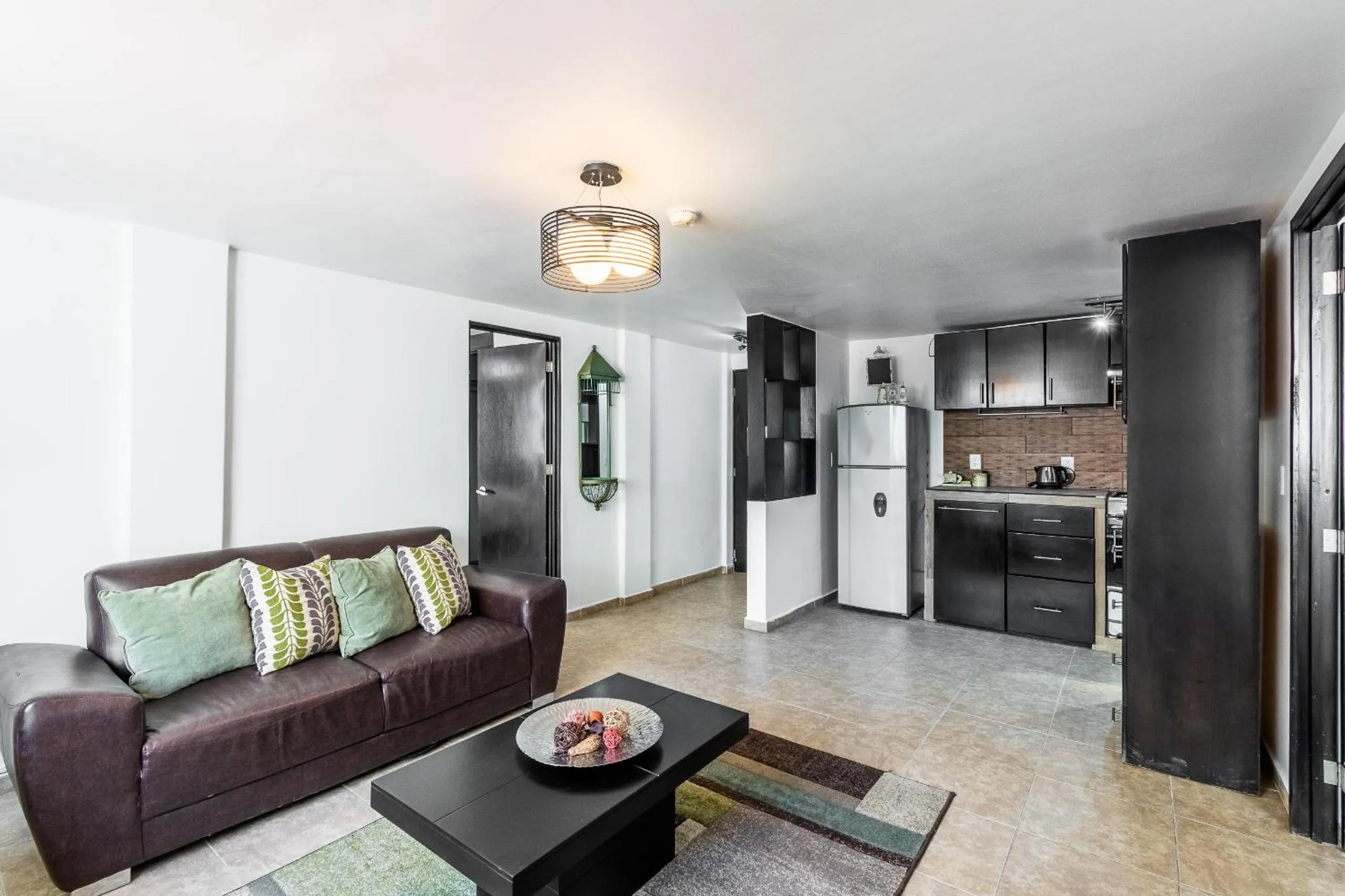 Coffee/tea facilities in Suites 259 Condesa