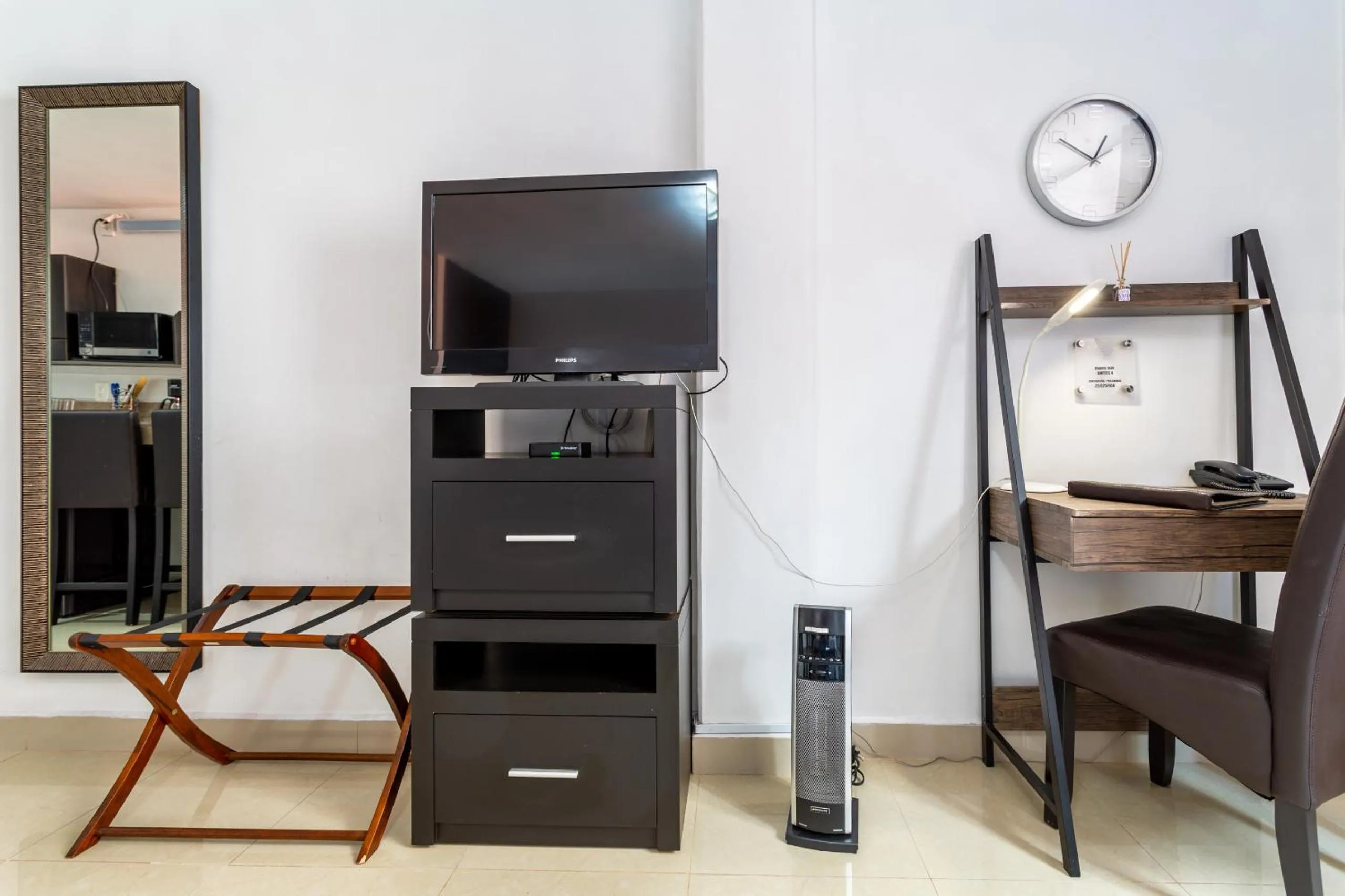 TV and multimedia in Suites 259 Condesa