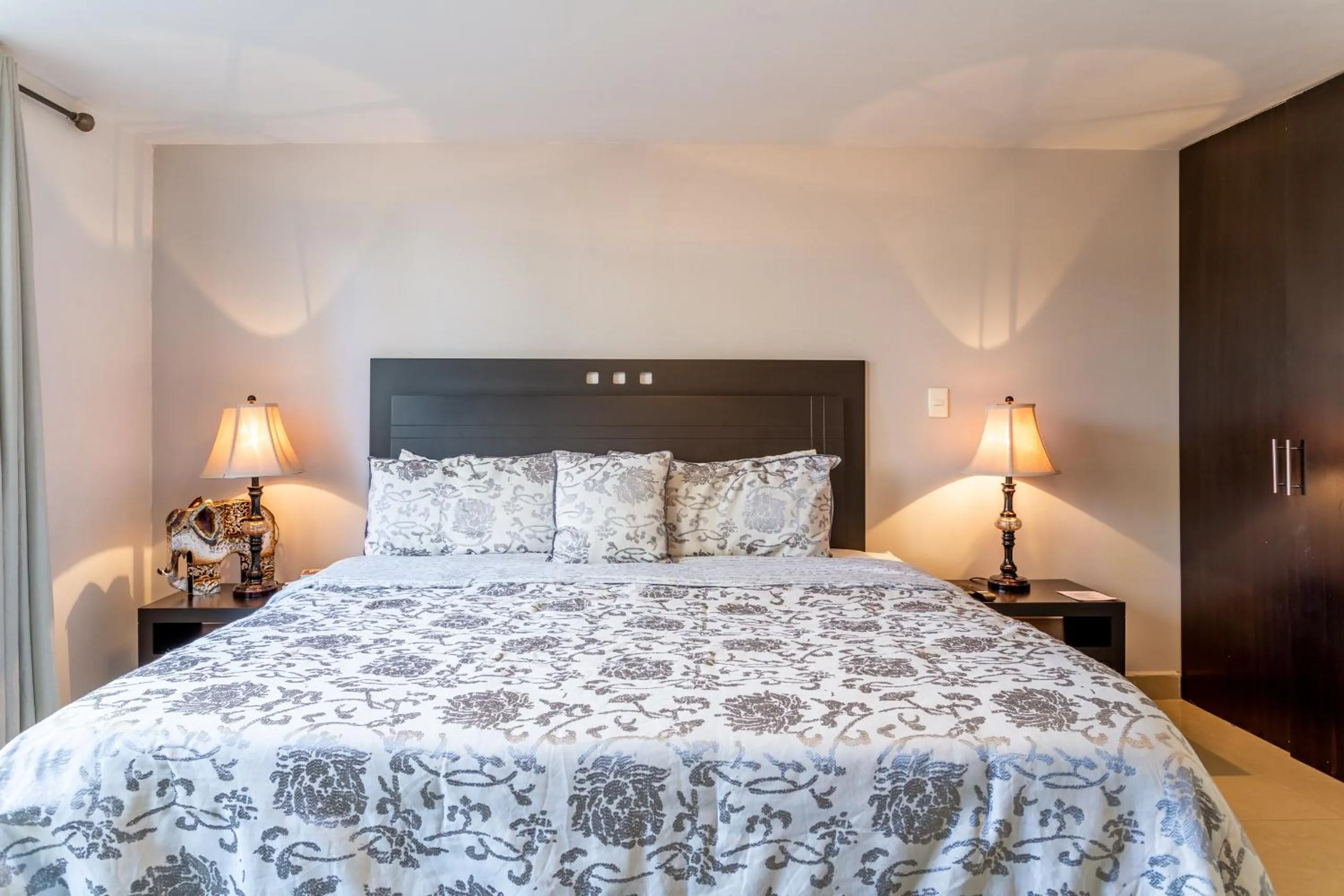 Bed in Suites 259 Condesa