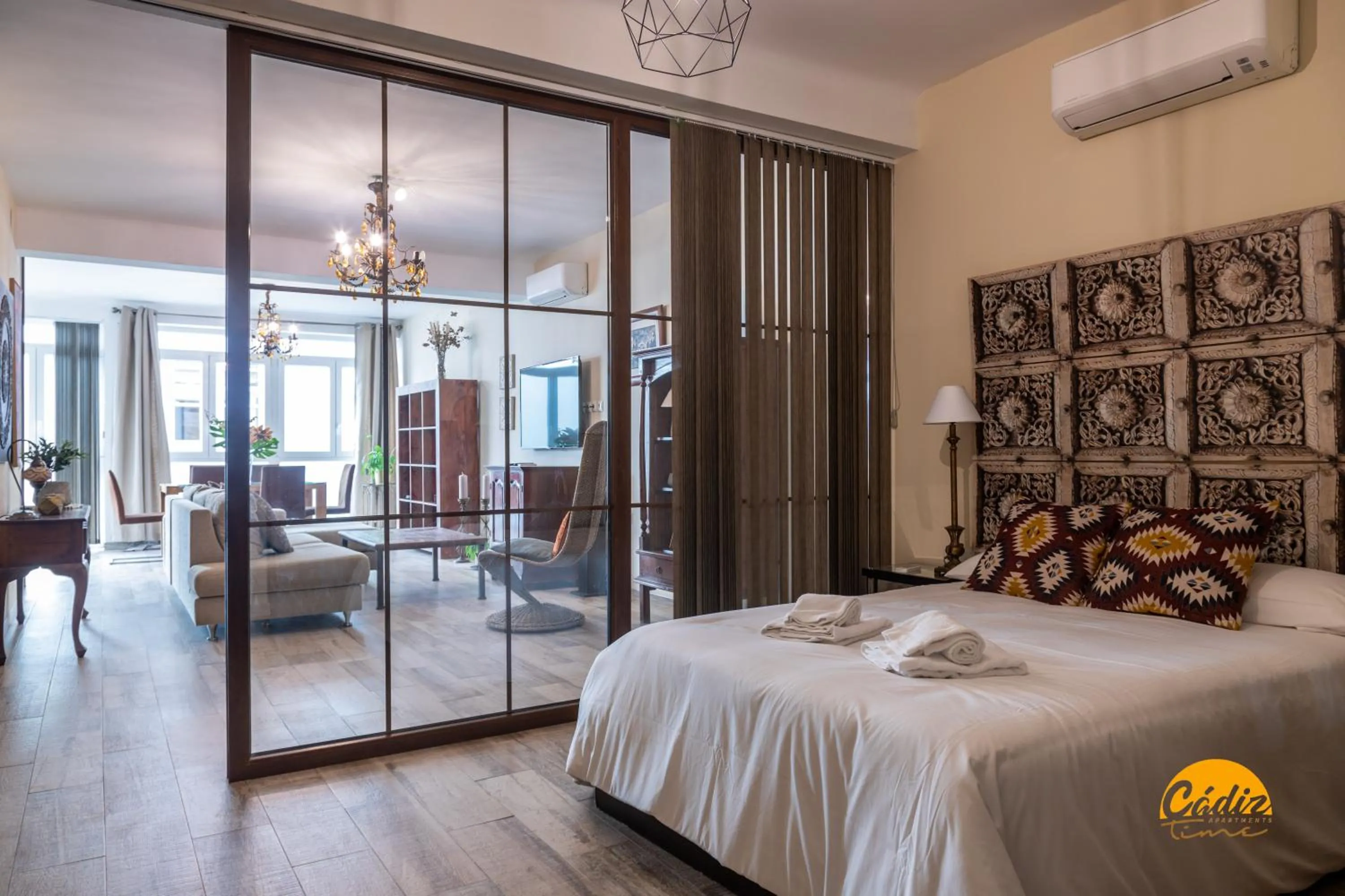Bed in La Luz de Cadiz by Cadiz Time
