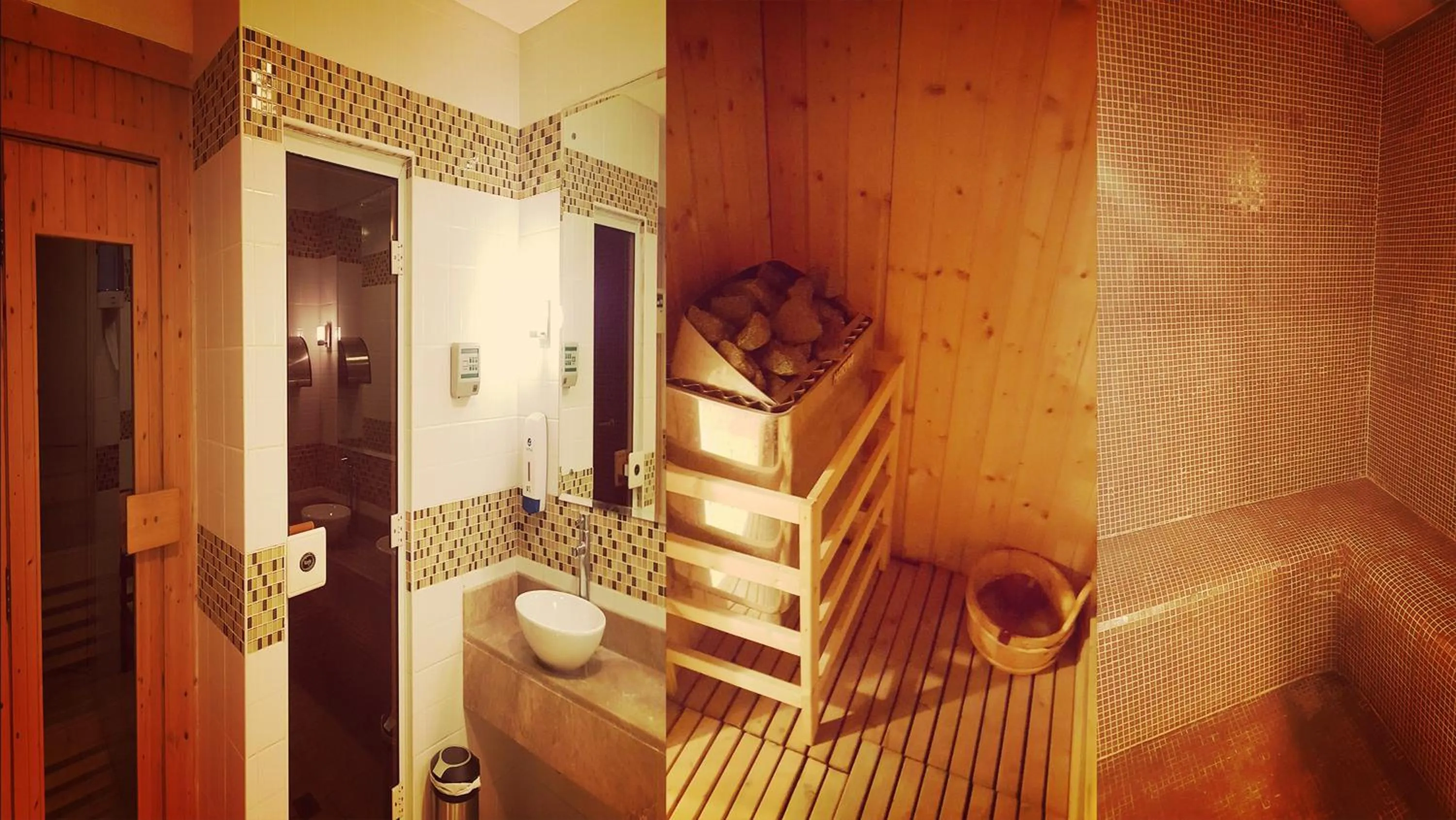 Steam room in Tulip Creek Hotel Apartments