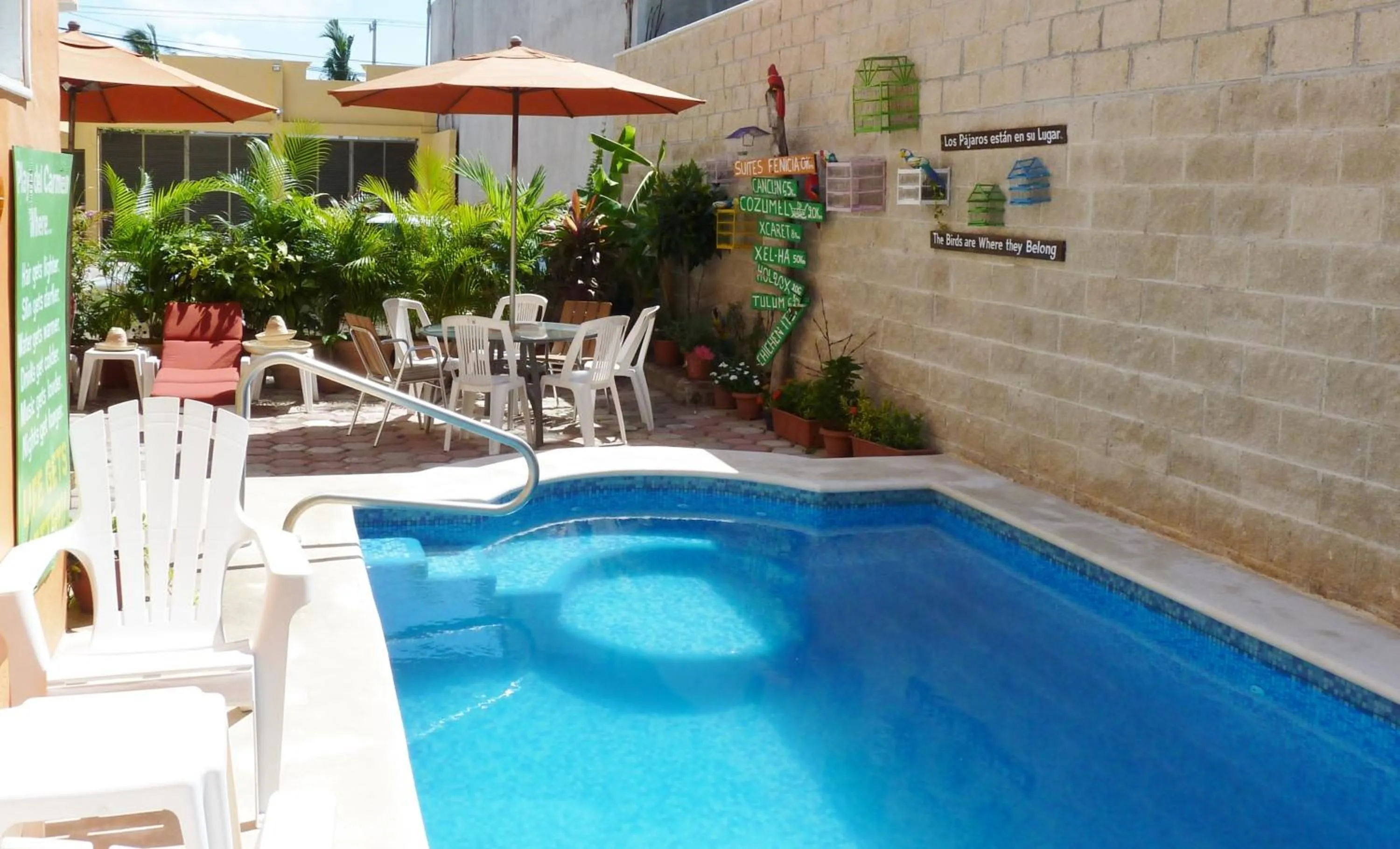 Swimming pool in Suites Fenicia