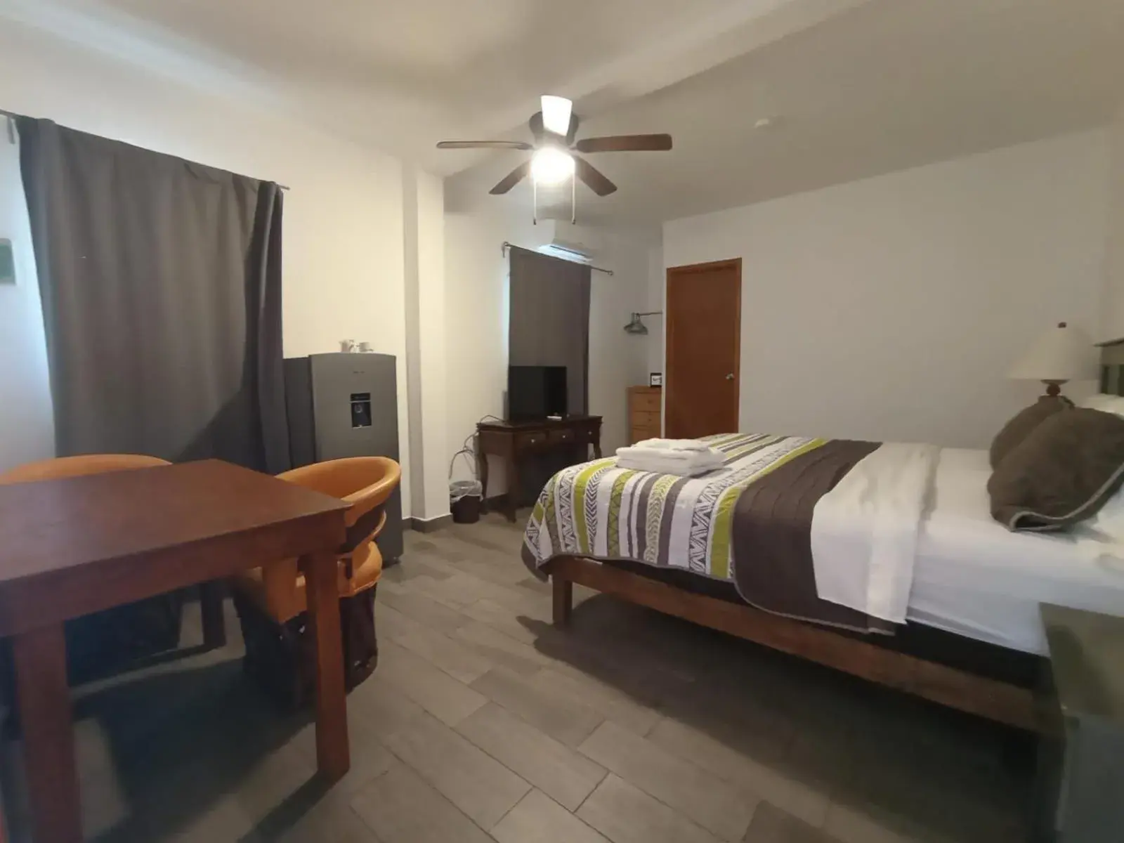 Queen Room in Suites Fenicia Queen Room in Suites Fenicia